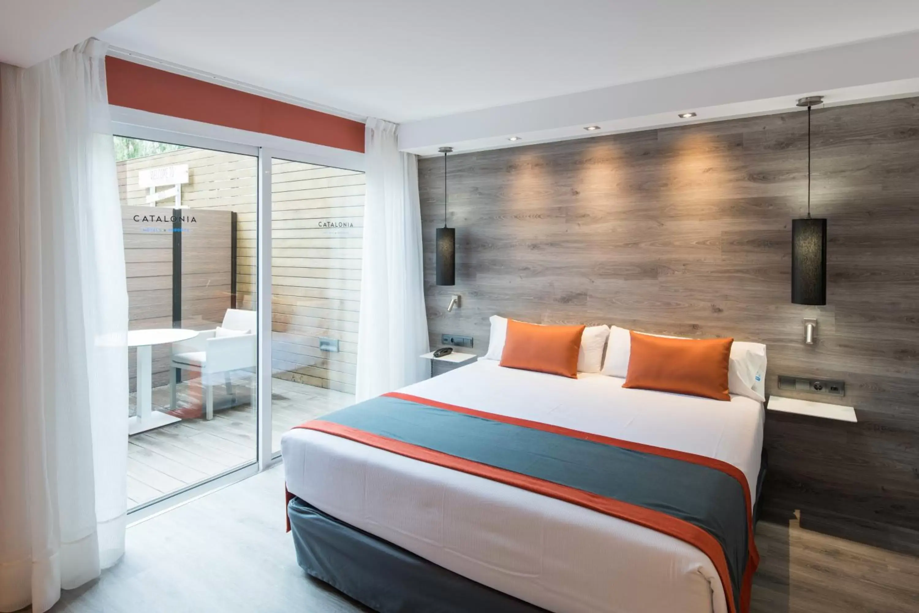 Photo of the whole room, Bed in Catalonia Mikado Photo of the whole room, Bed in Catalonia Mikado