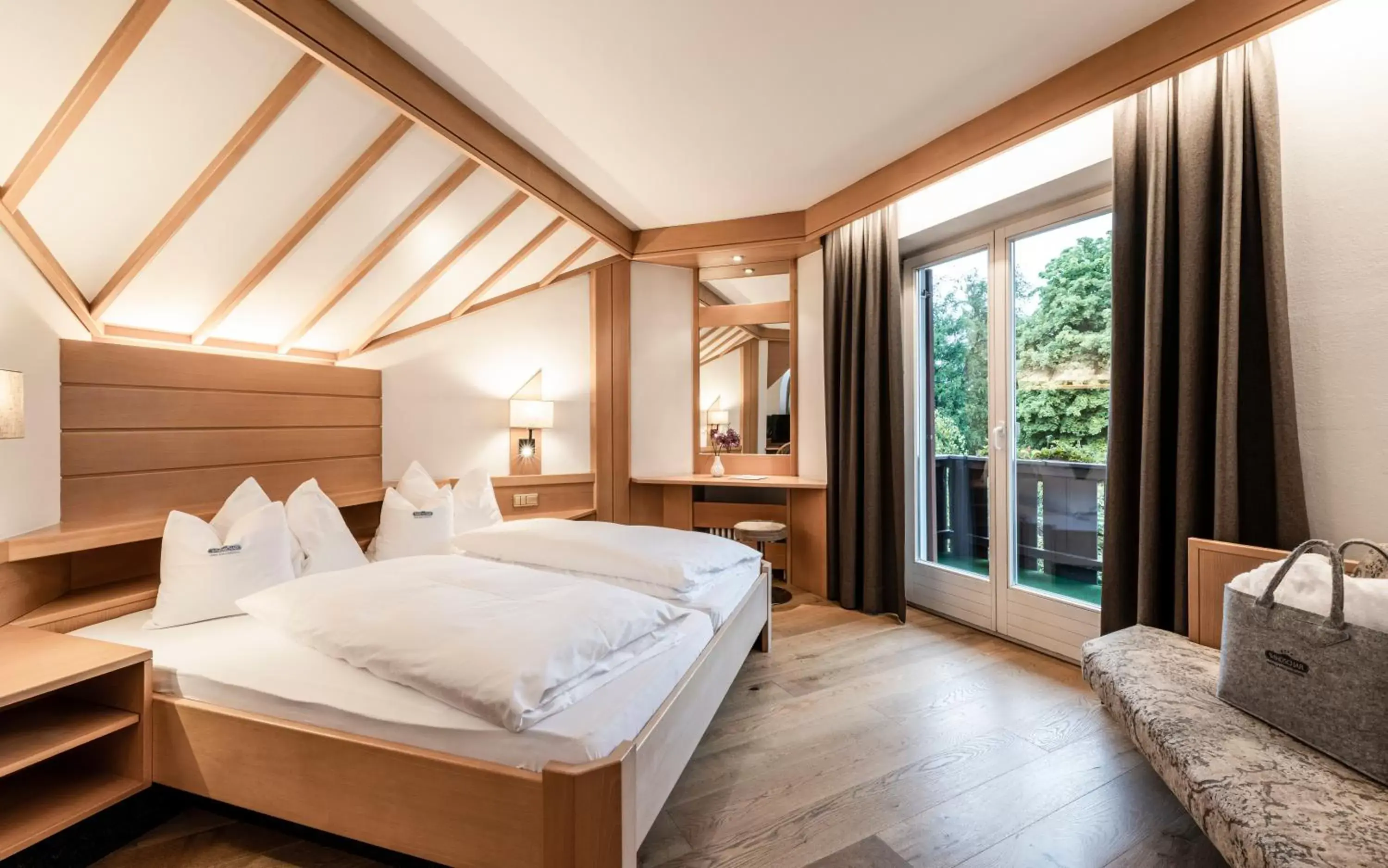 Bedroom, Bed in Ferien & Wellnesshotel Windschar