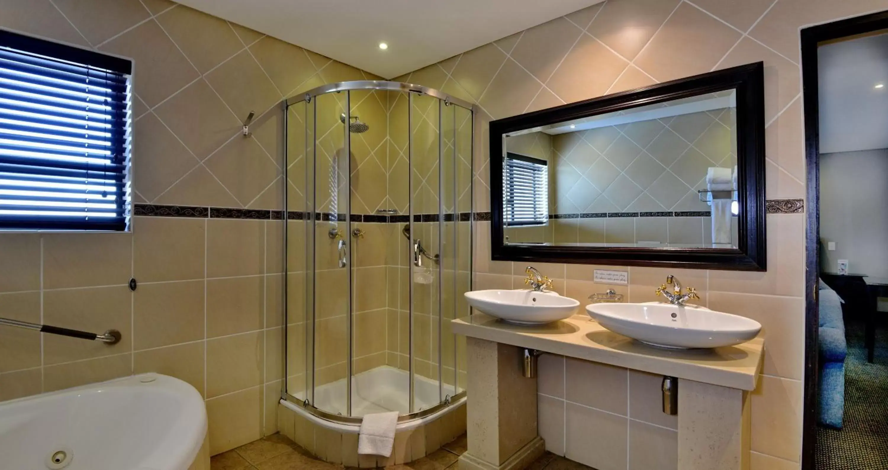 Bathroom in ANEW Hotel Witbank Emalahleni