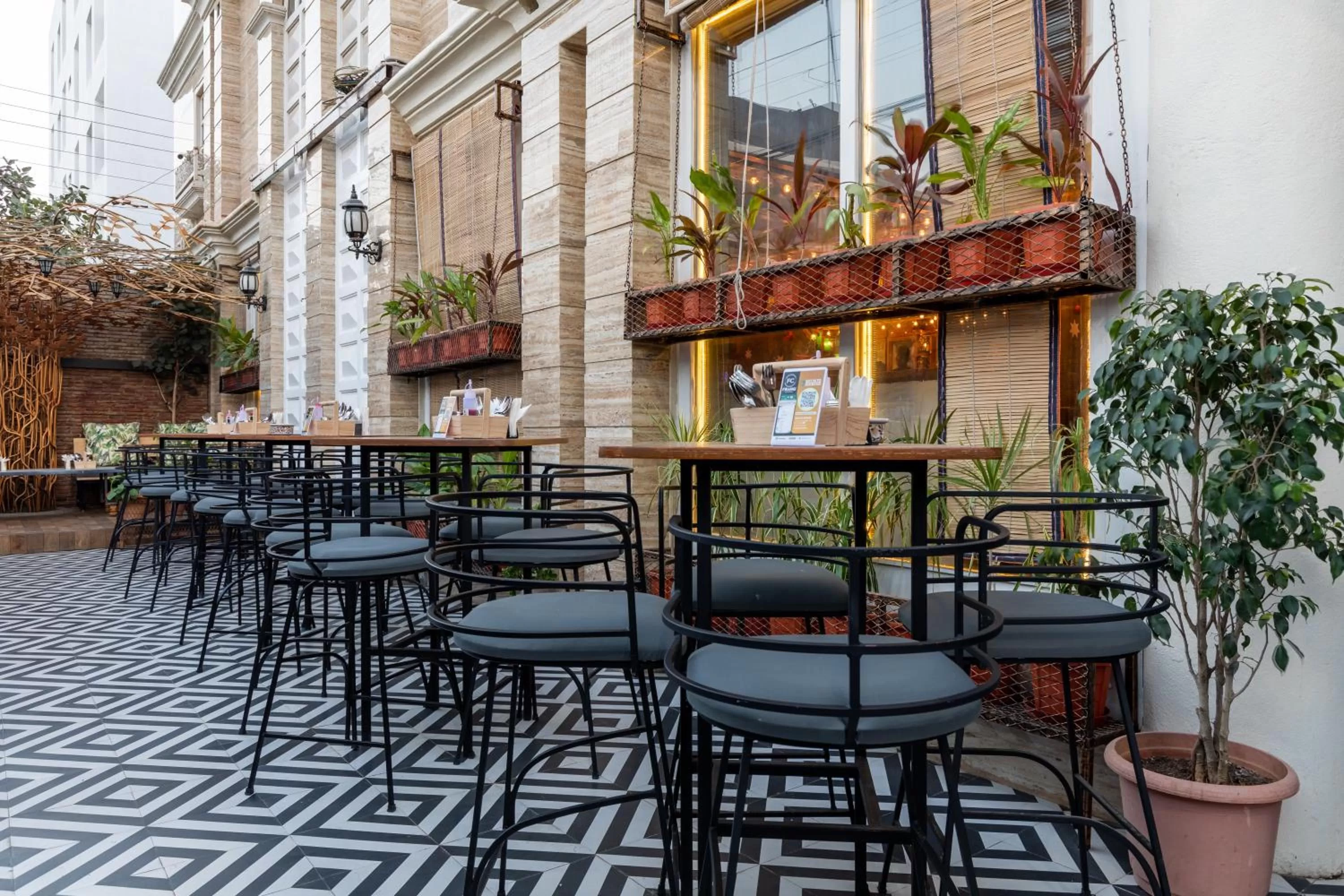 Restaurant/places to eat in The Grand Shaurya