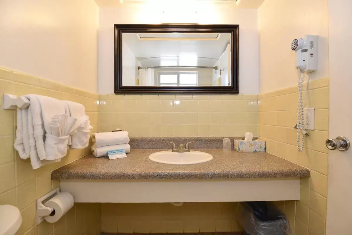 Bathroom in Cove Motel Oceanfront