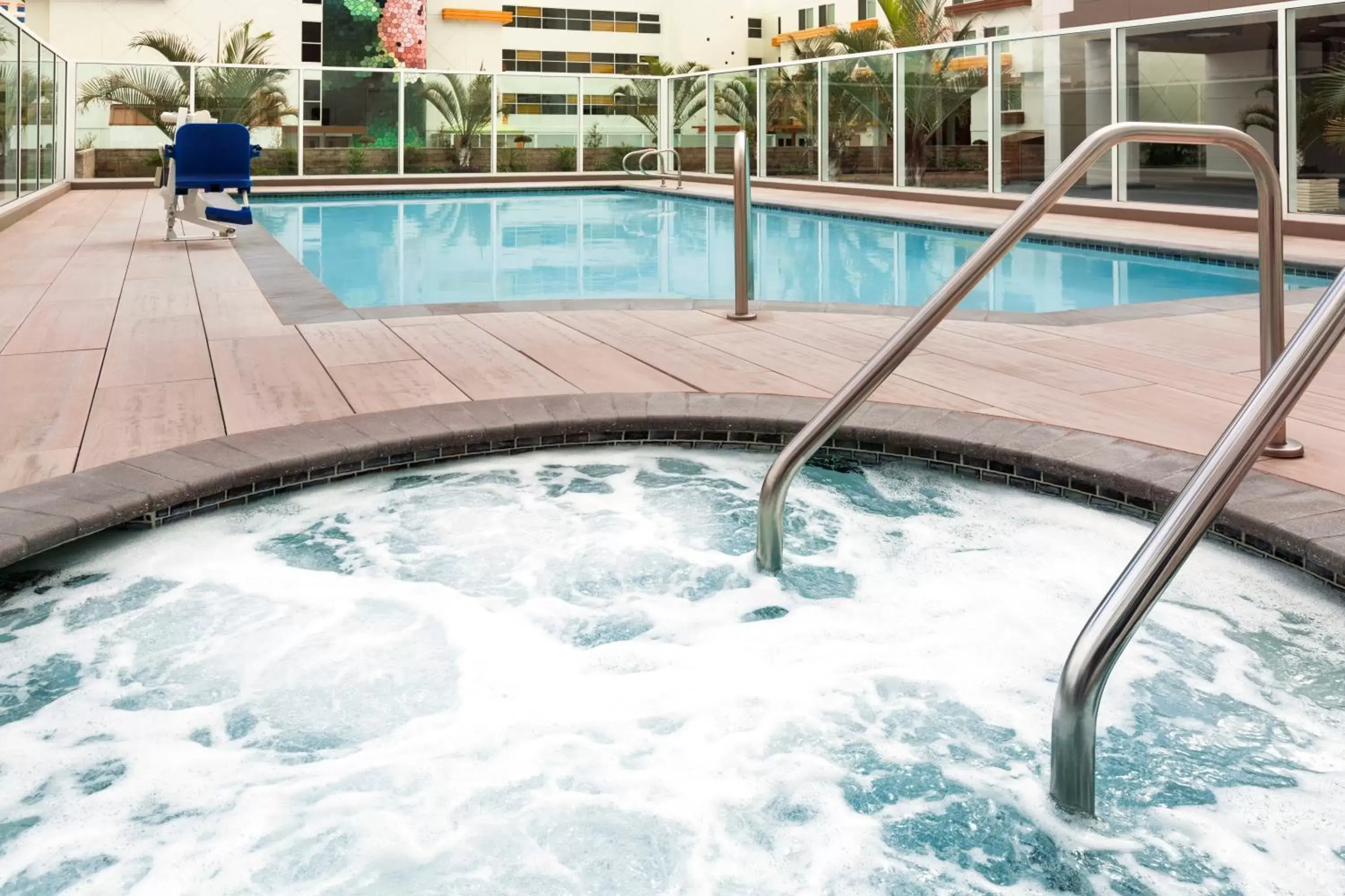 Swimming Pool in Wyndham Anaheim