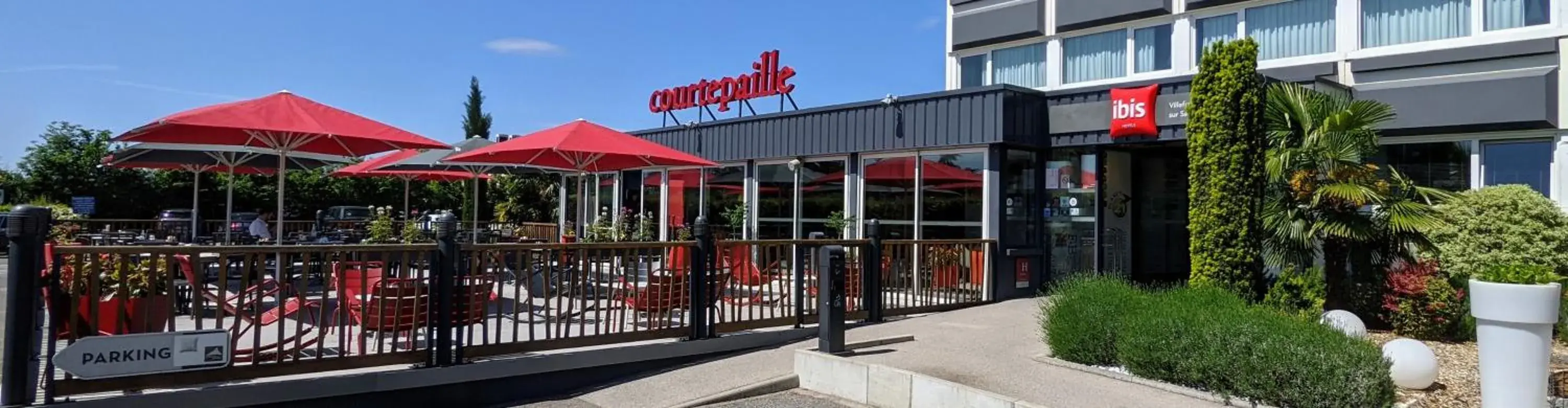 Facade/entrance in Ibis Lyon Villefranche Sur Saone Facade/entrance in Ibis Lyon Villefranche Sur Saone