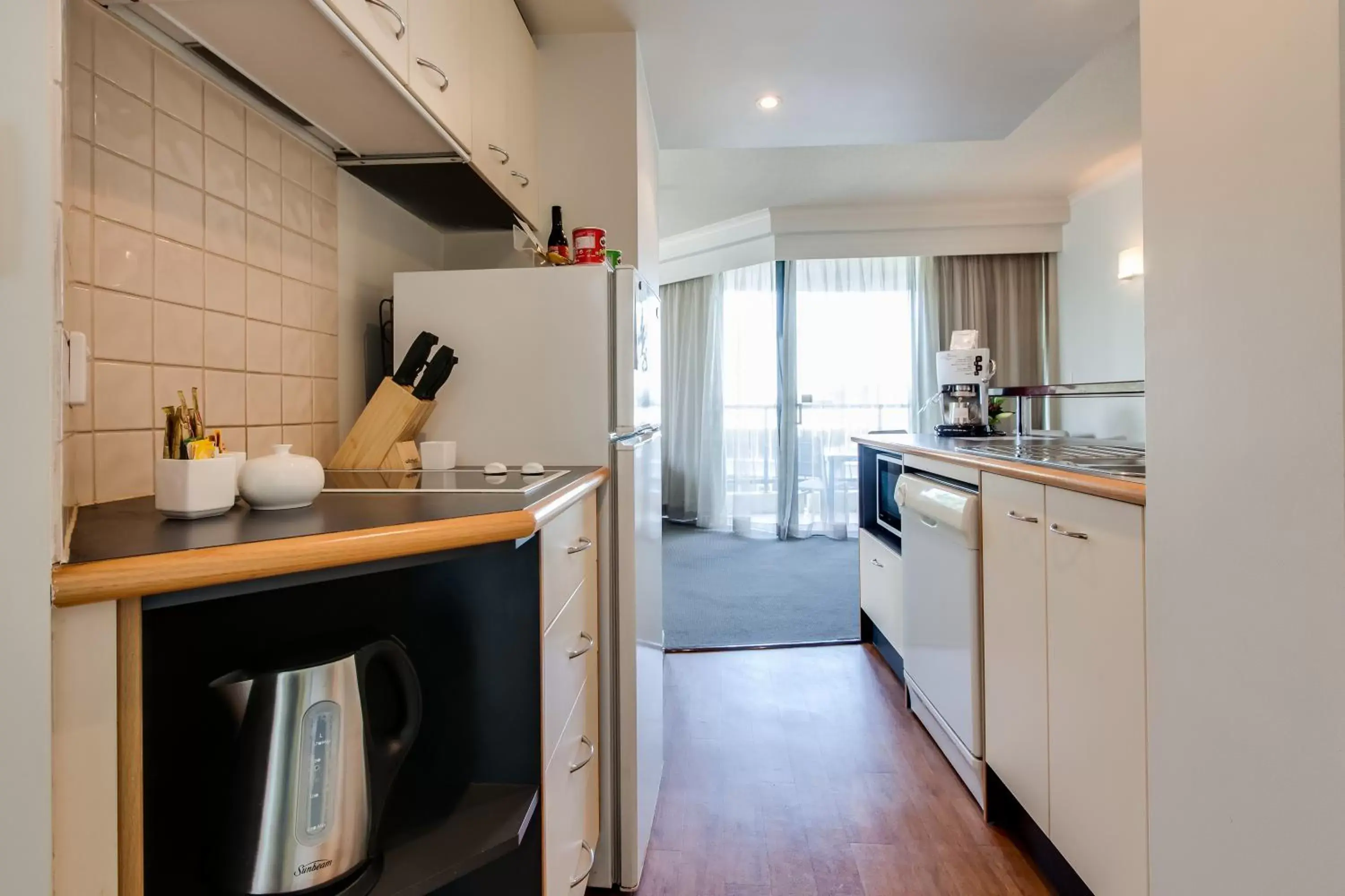 Kitchen or kitchenette, Kitchen/Kitchenette in Central Cosmo Apartment Hotel