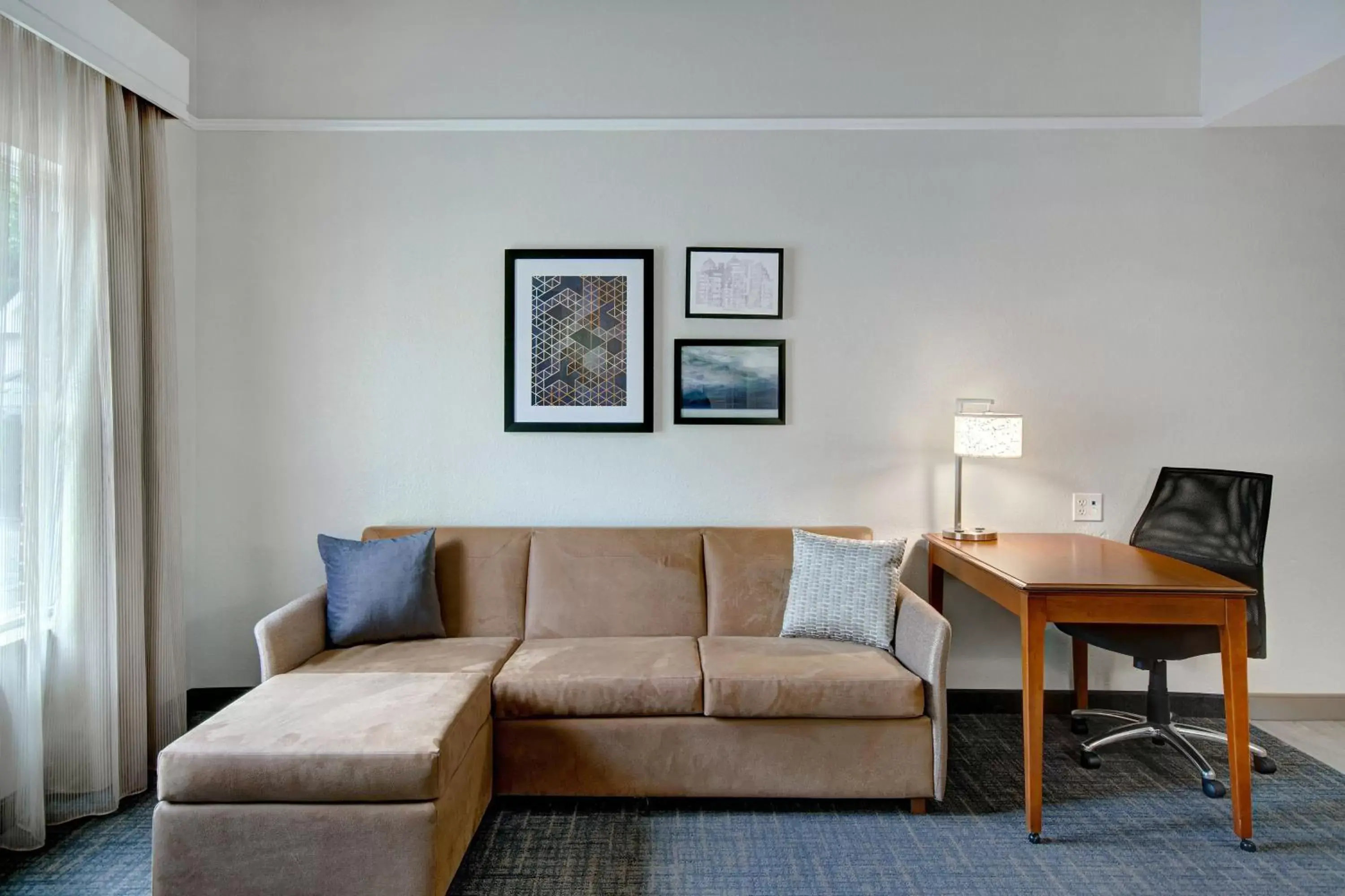 Bedroom, Seating Area in Residence Inn by Marriott Morgantown Medical Center Area