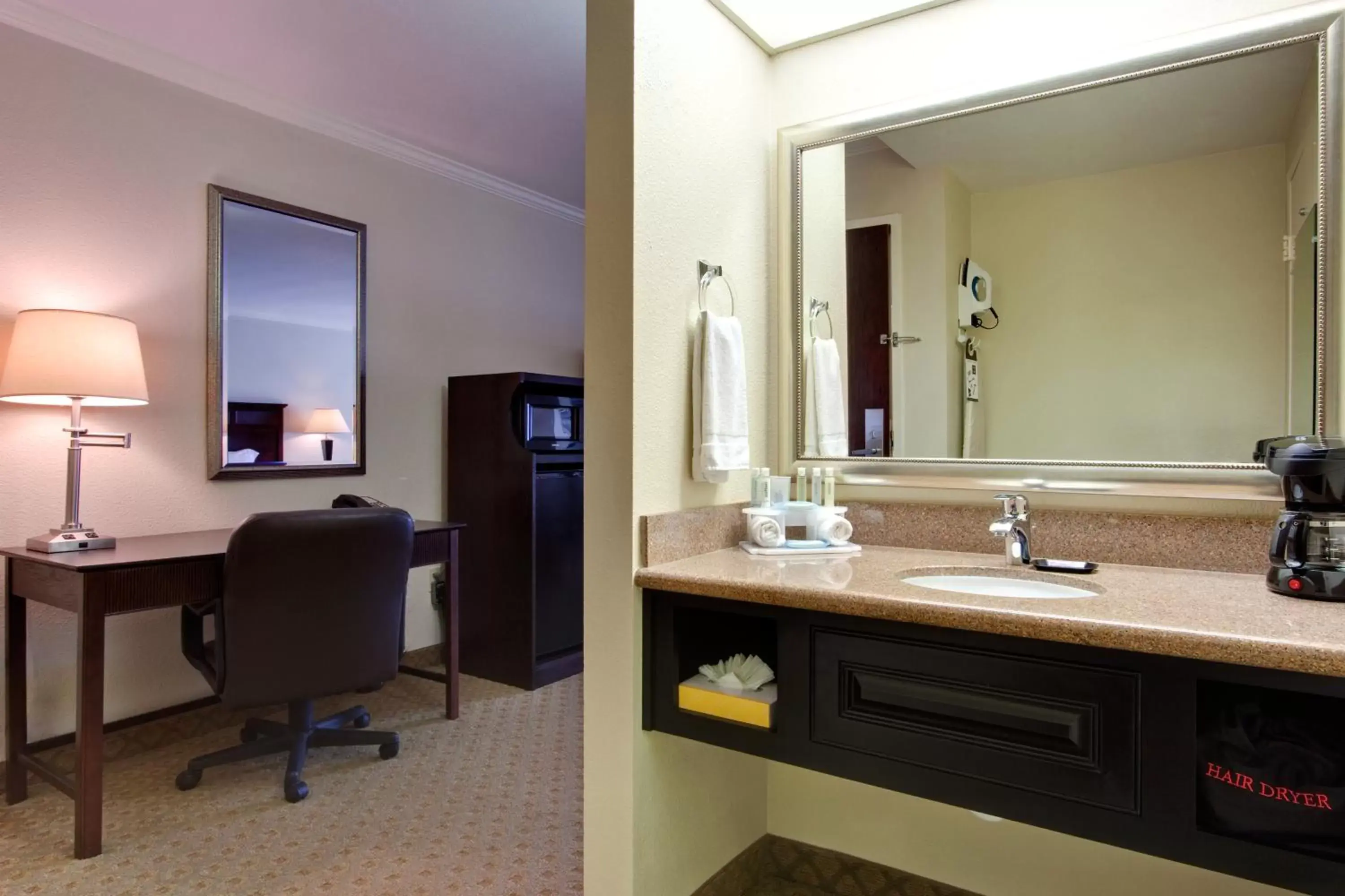 Photo of the whole room, Bathroom in Holiday Inn Express Lompoc, an IHG Hotel