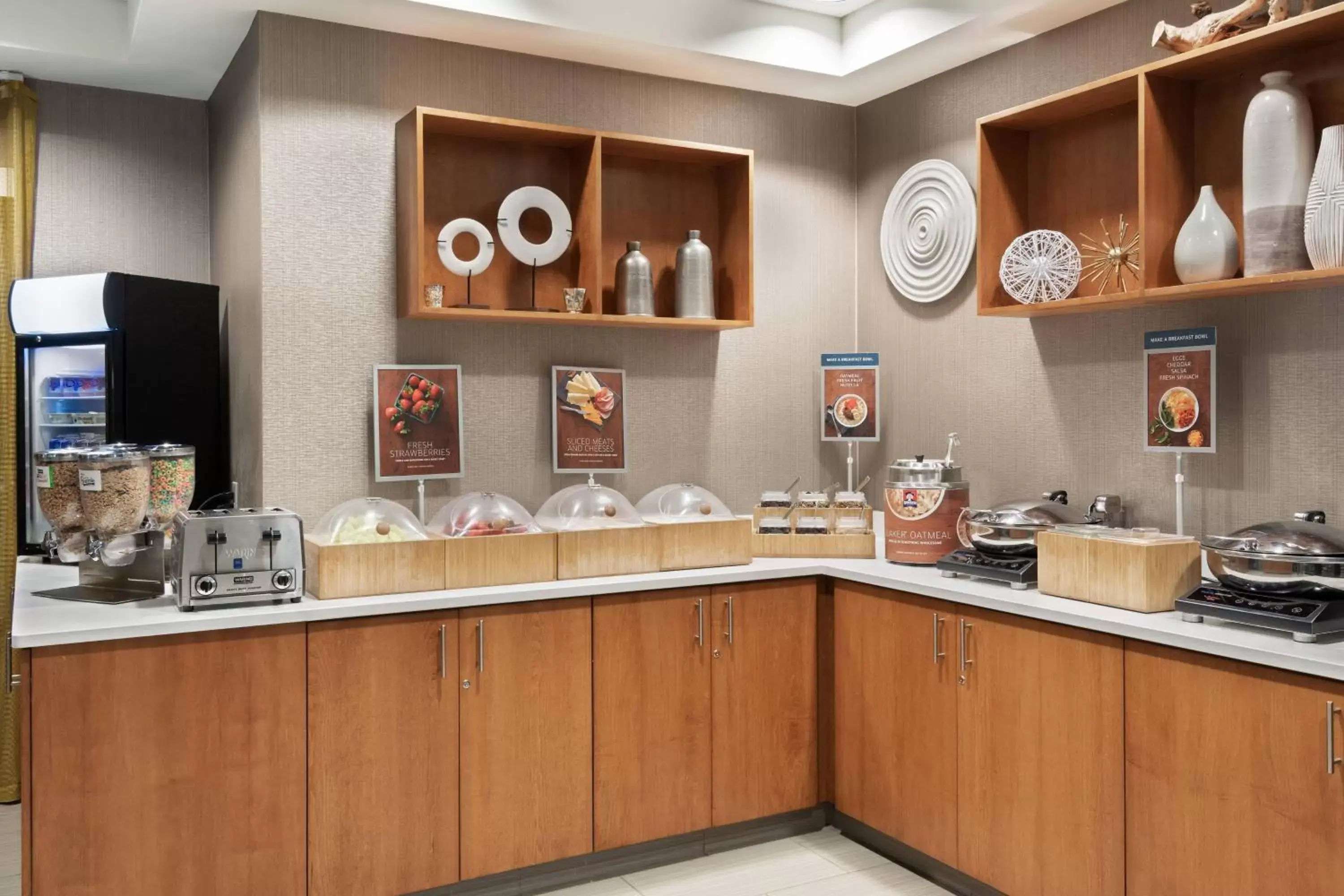 Breakfast, Kitchen/Kitchenette in SpringHill Suites by Marriott Cleveland Solon