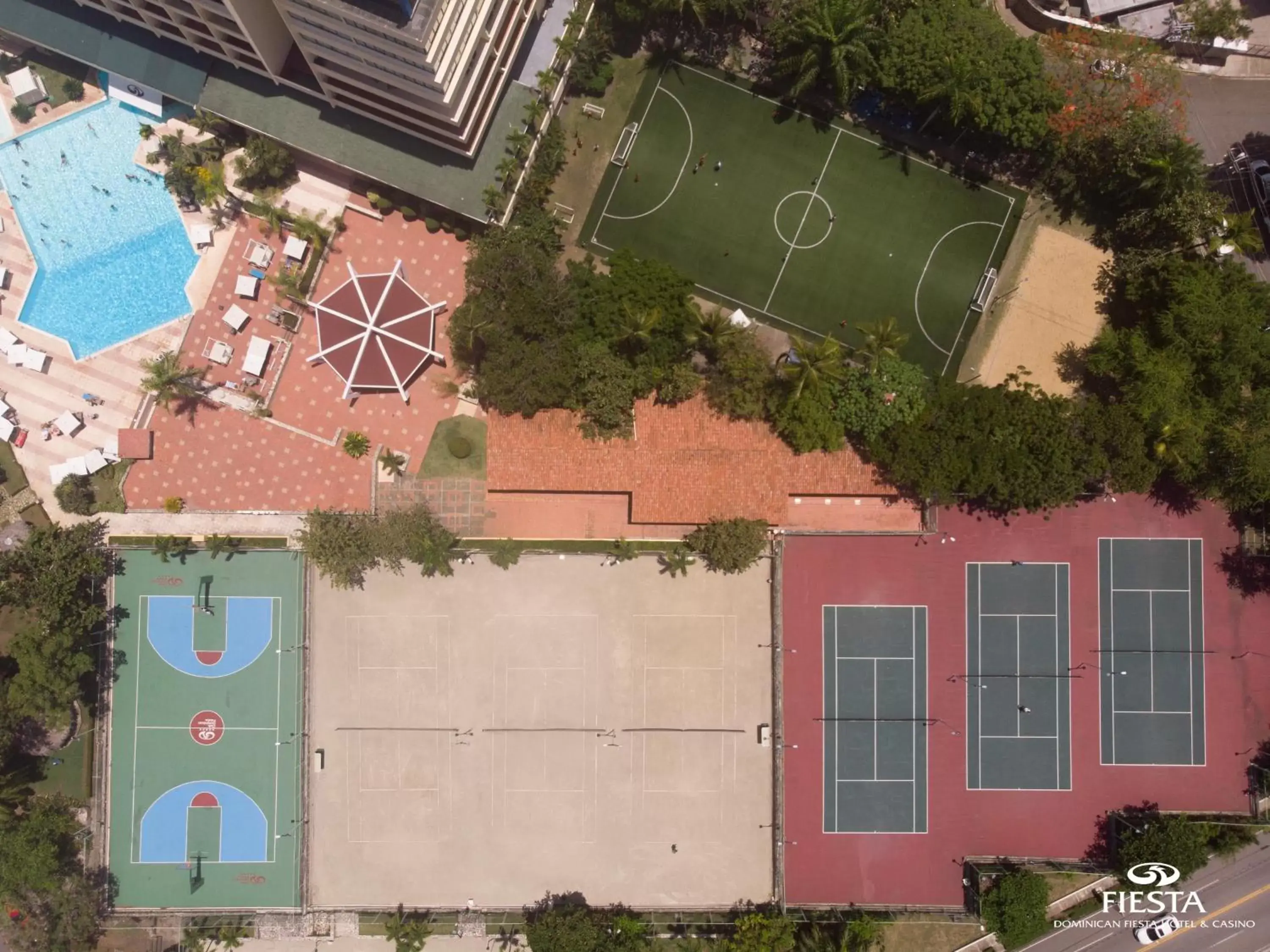 Bird's eye view, Bird's-eye View in Dominican Fiesta Hotel & Casino