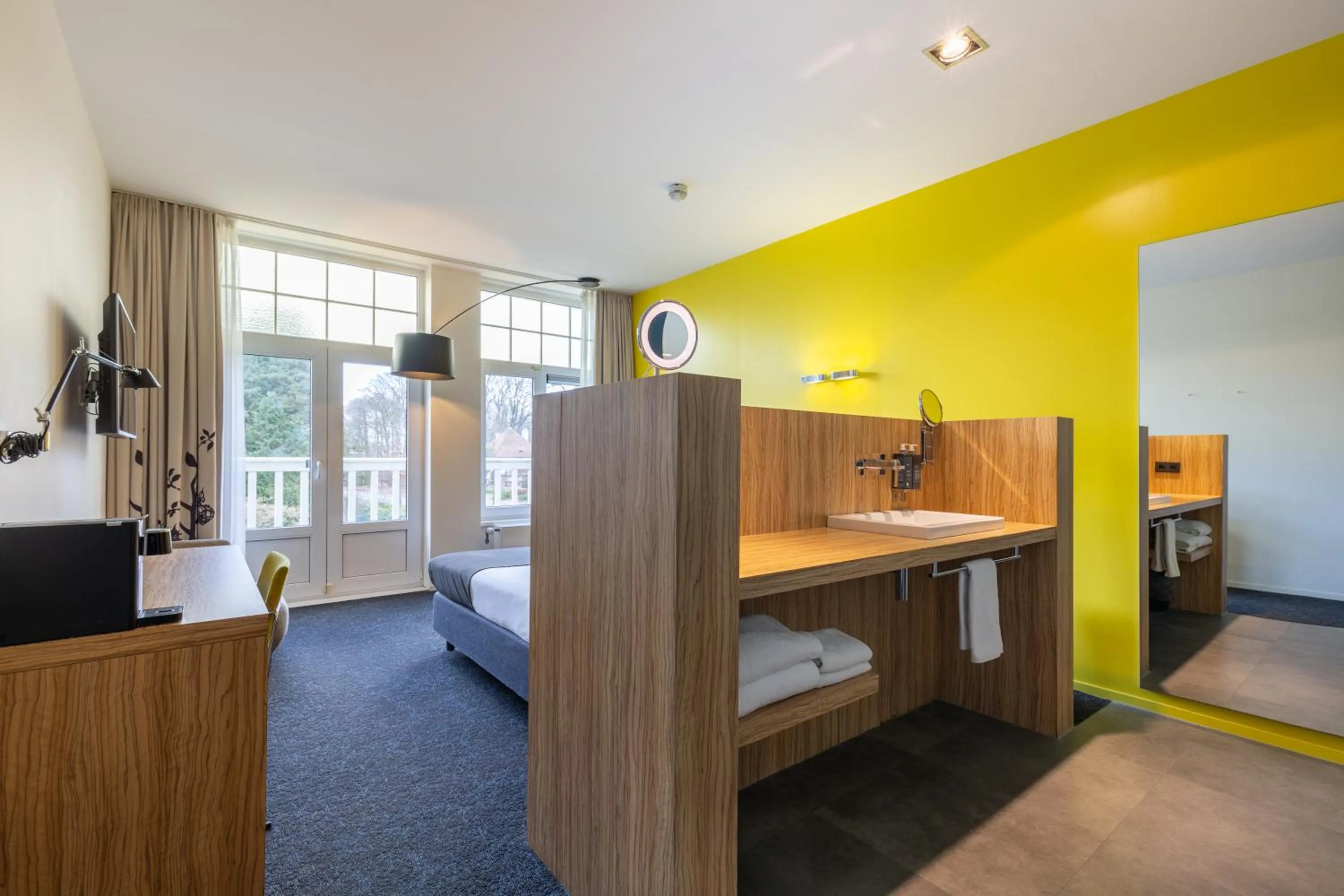 Toilet, Bed in Amrâth Berghotel Amersfoort