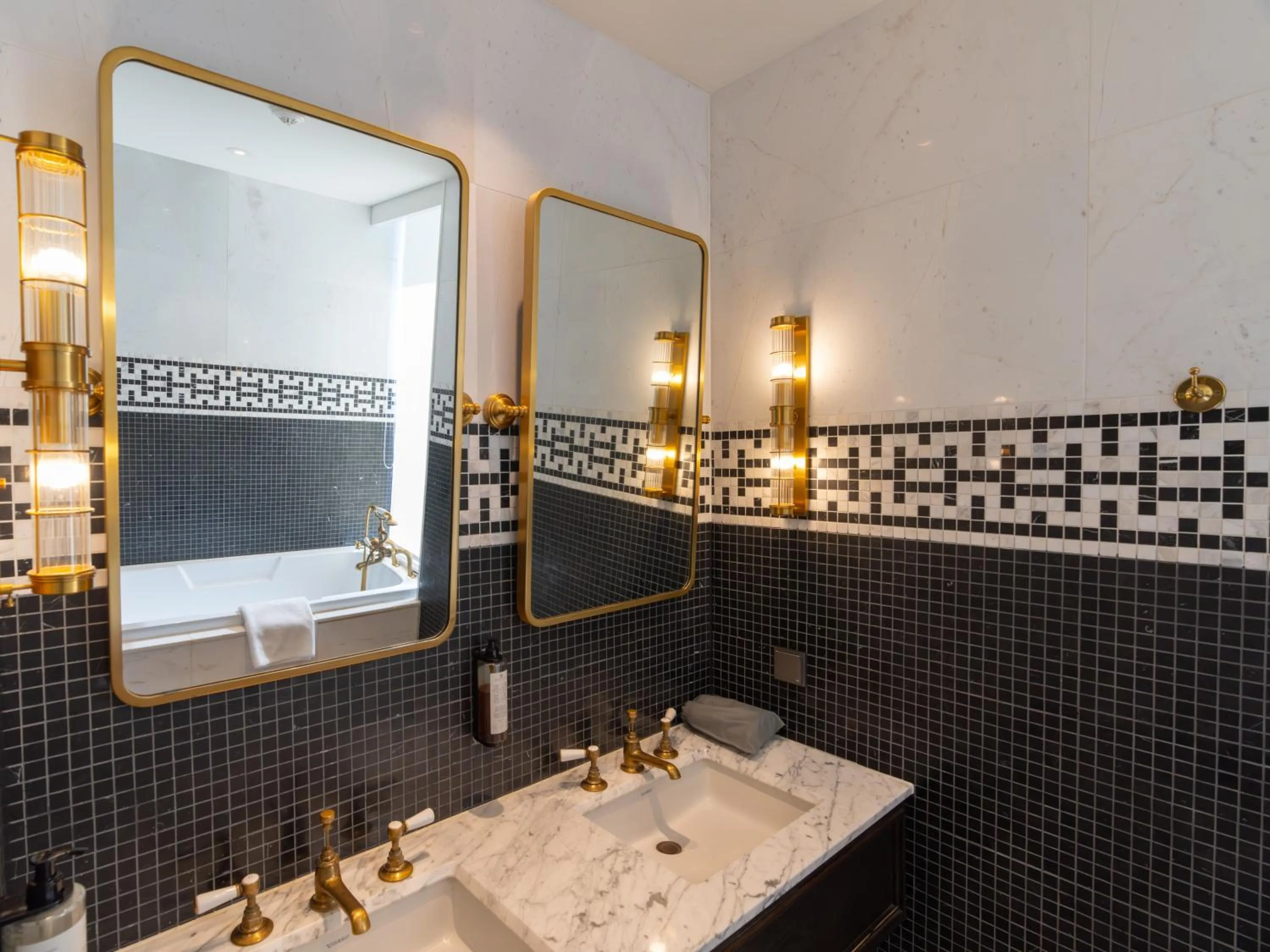 Toilet in Hotel Crescendo Seoul