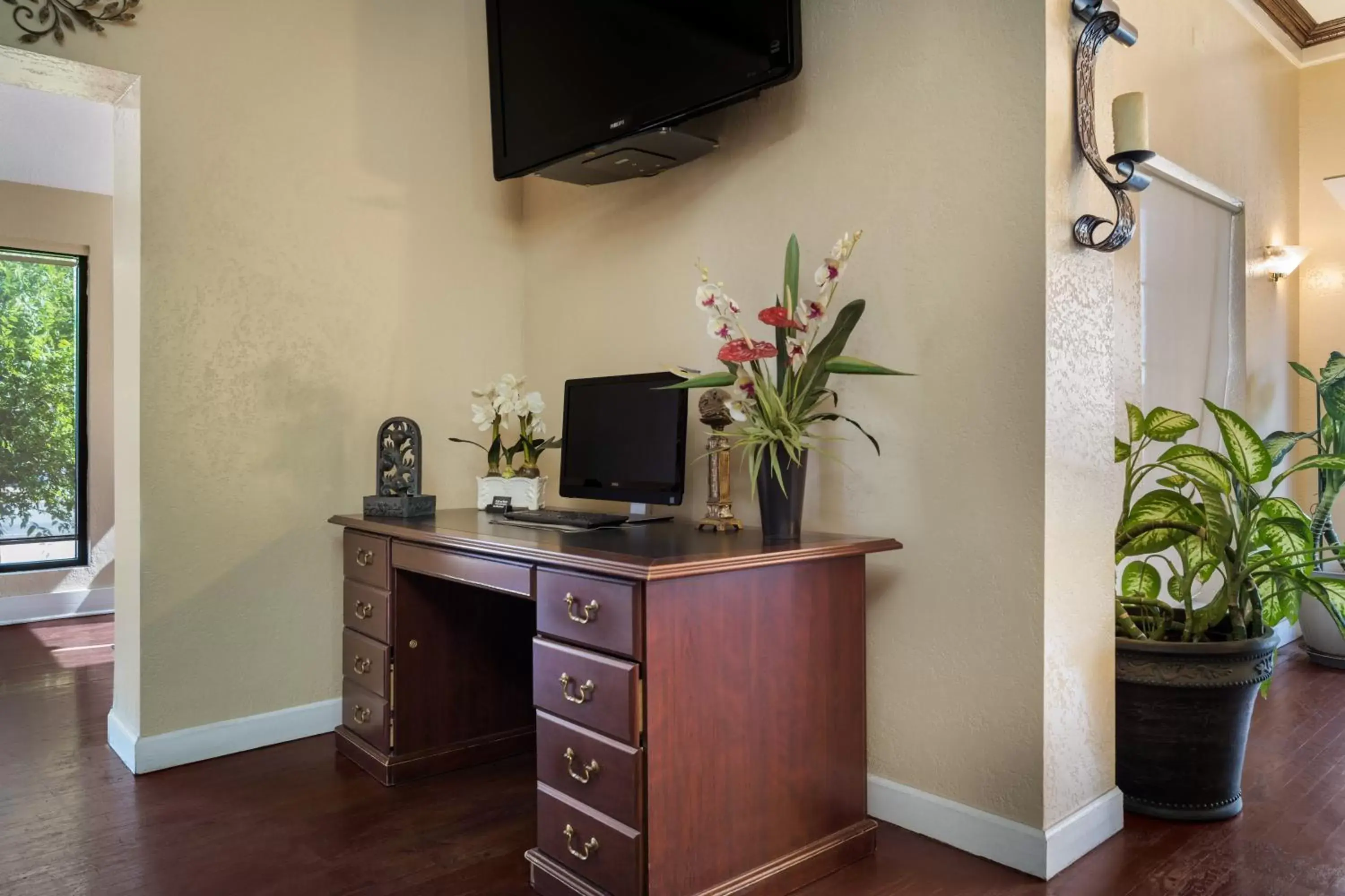 Business facilities, TV/Entertainment Center in Knights Inn College Station