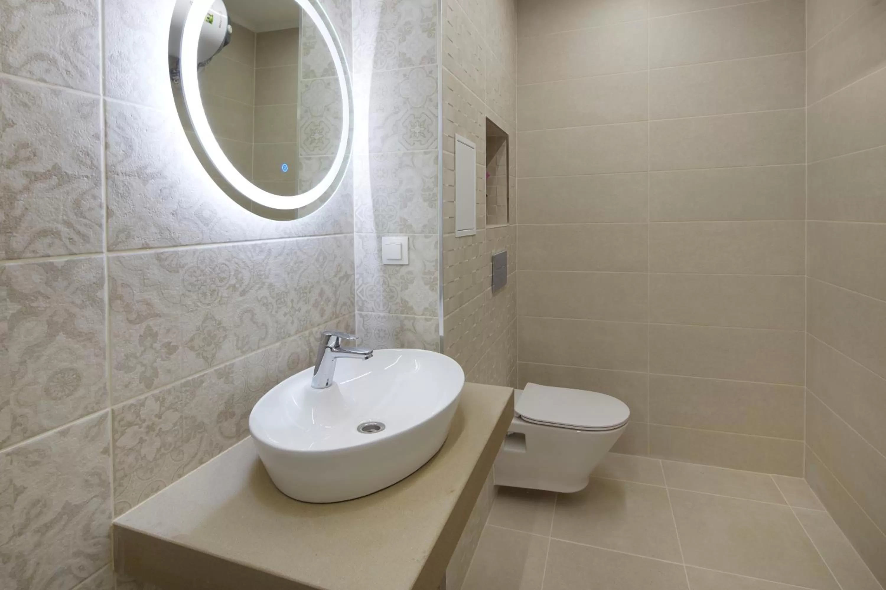 Bathroom in Bellicity Apart Complex