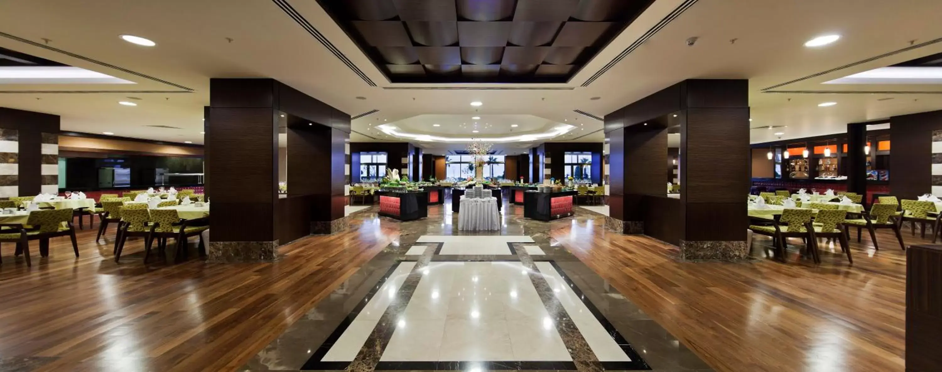 Restaurant/places to eat in The Green Park Pendik Hotel & Convention Center