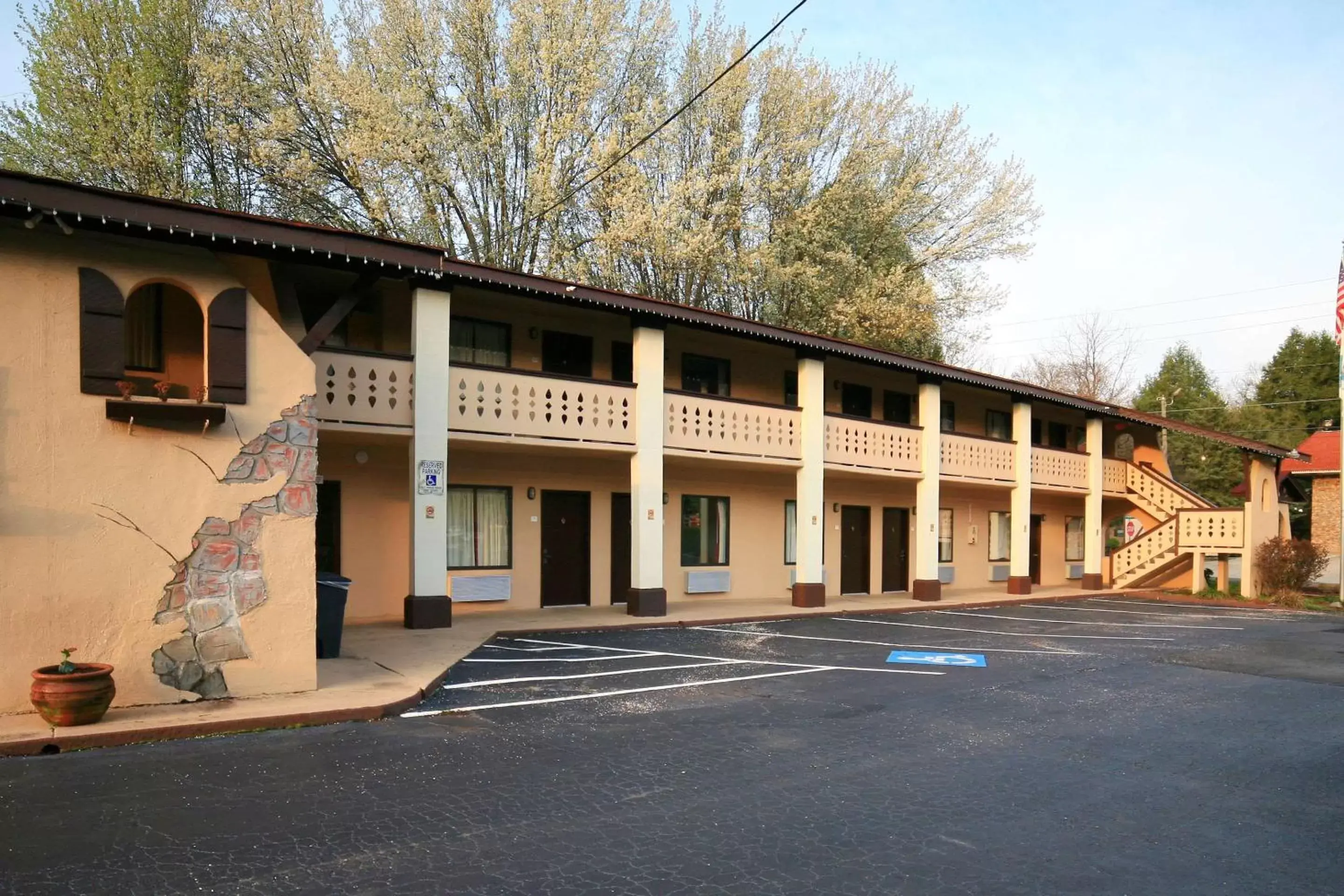 Property Building in Quality Inn Downtown Helen