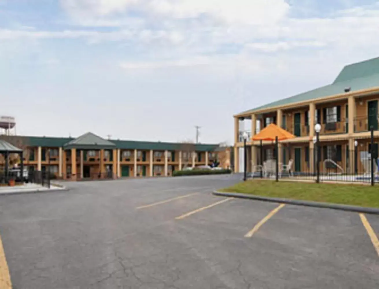 Facade/entrance in Days Inn by Wyndham Natchitoches Facade/entrance in Days Inn by Wyndham Natchitoches