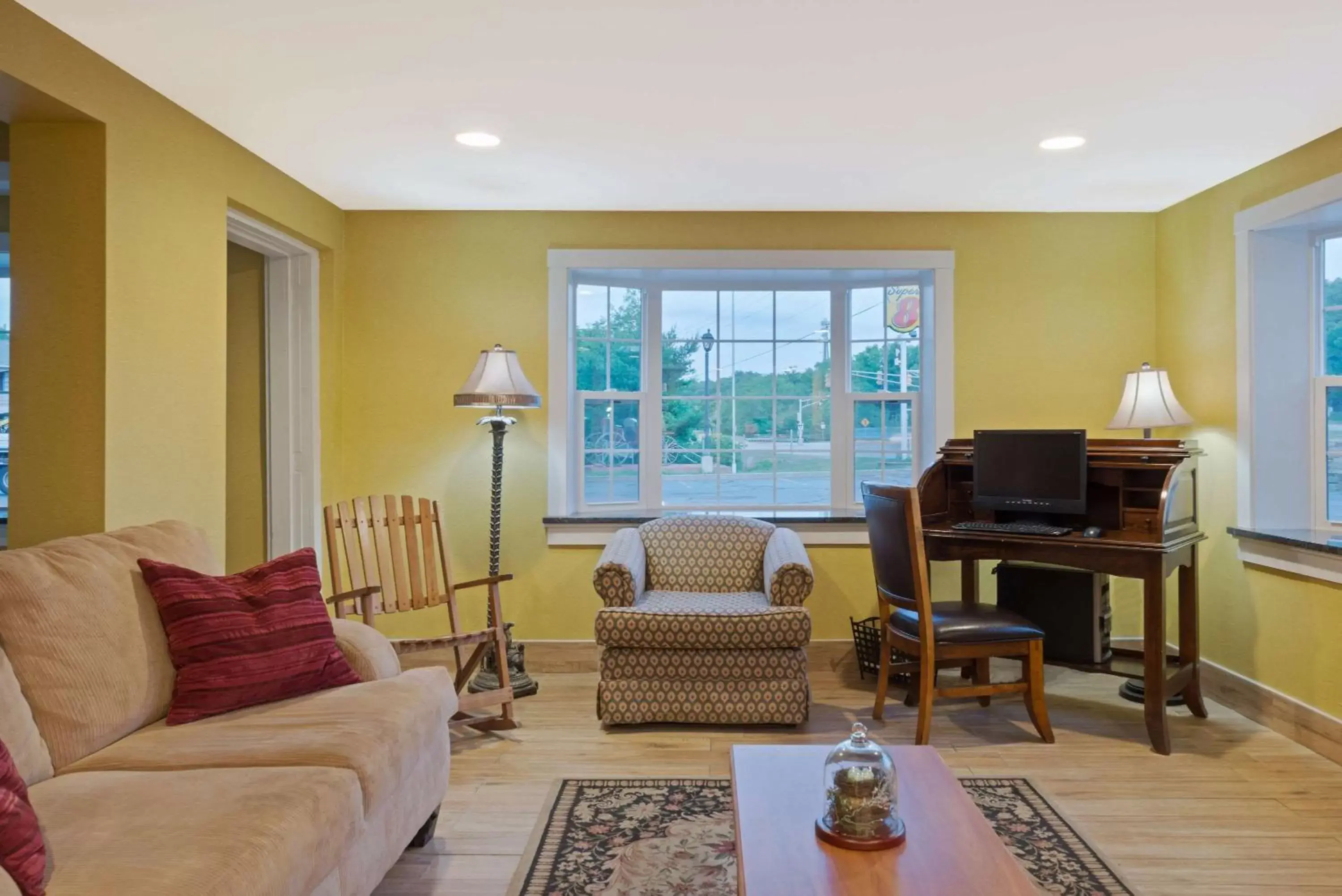 Lobby or reception in Super 8 by Wyndham Sturbridge Lobby or reception in Super 8 by Wyndham Sturbridge