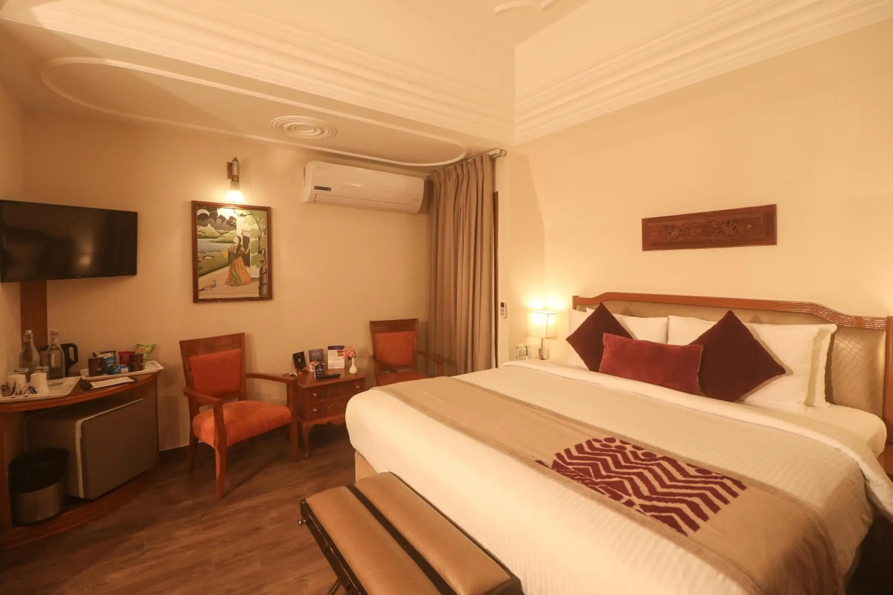Photo of the whole room, Bed in Marigold Sarovar Portico Shimla