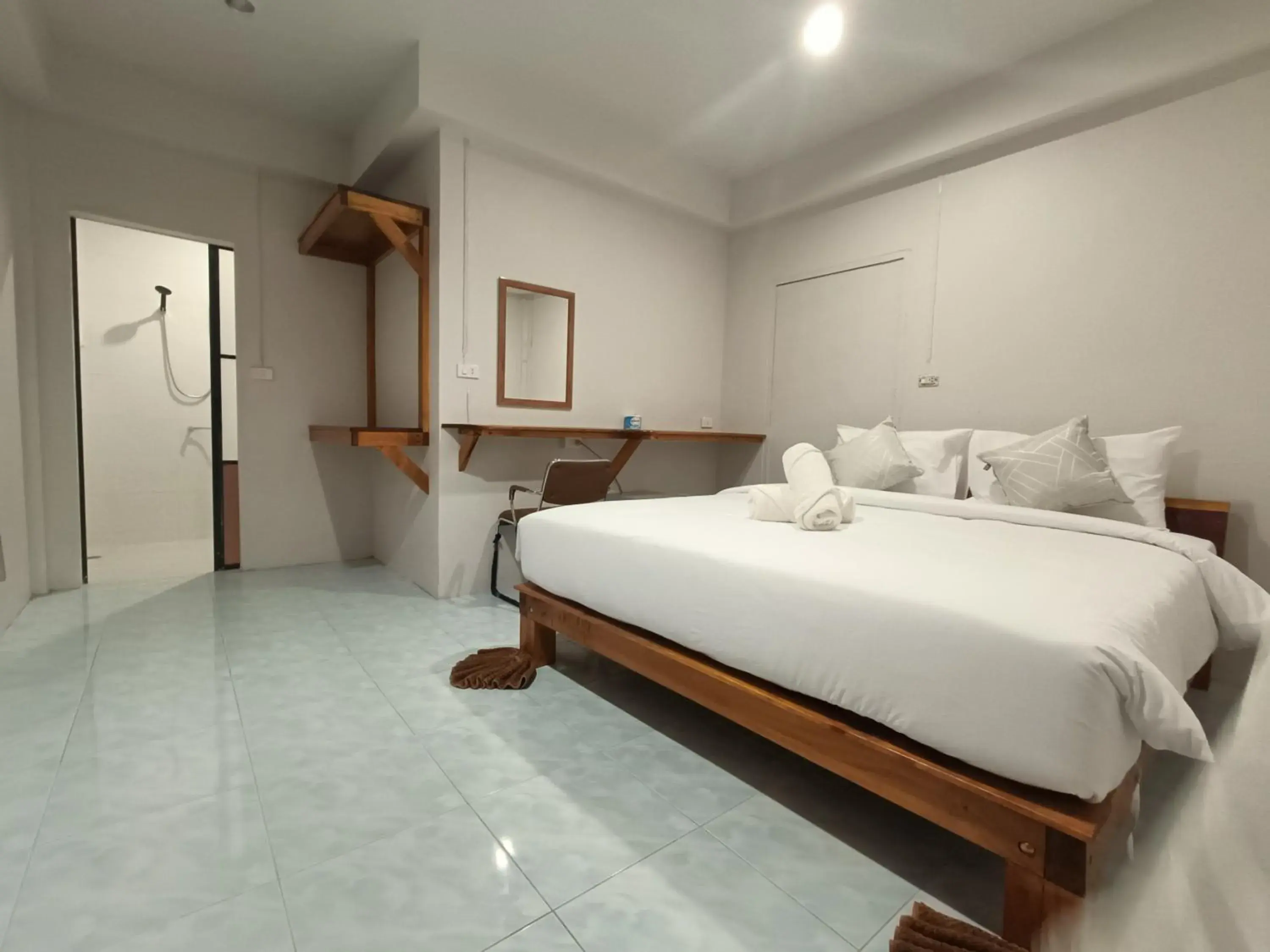 Bed in Lanta Para hut