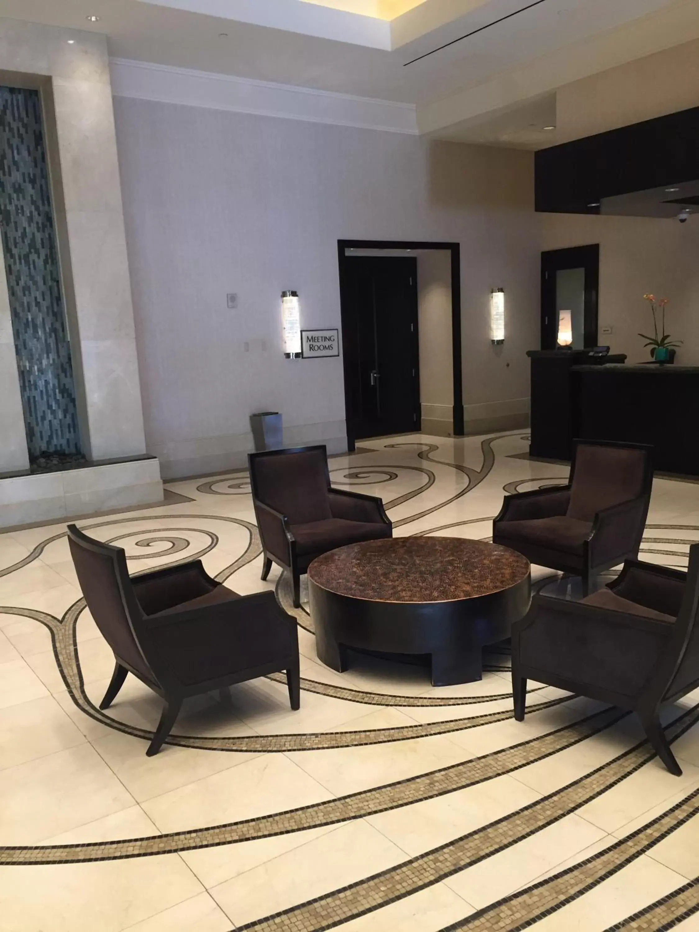 Lobby or reception, Seating Area in Luxury Suites International at The Signature