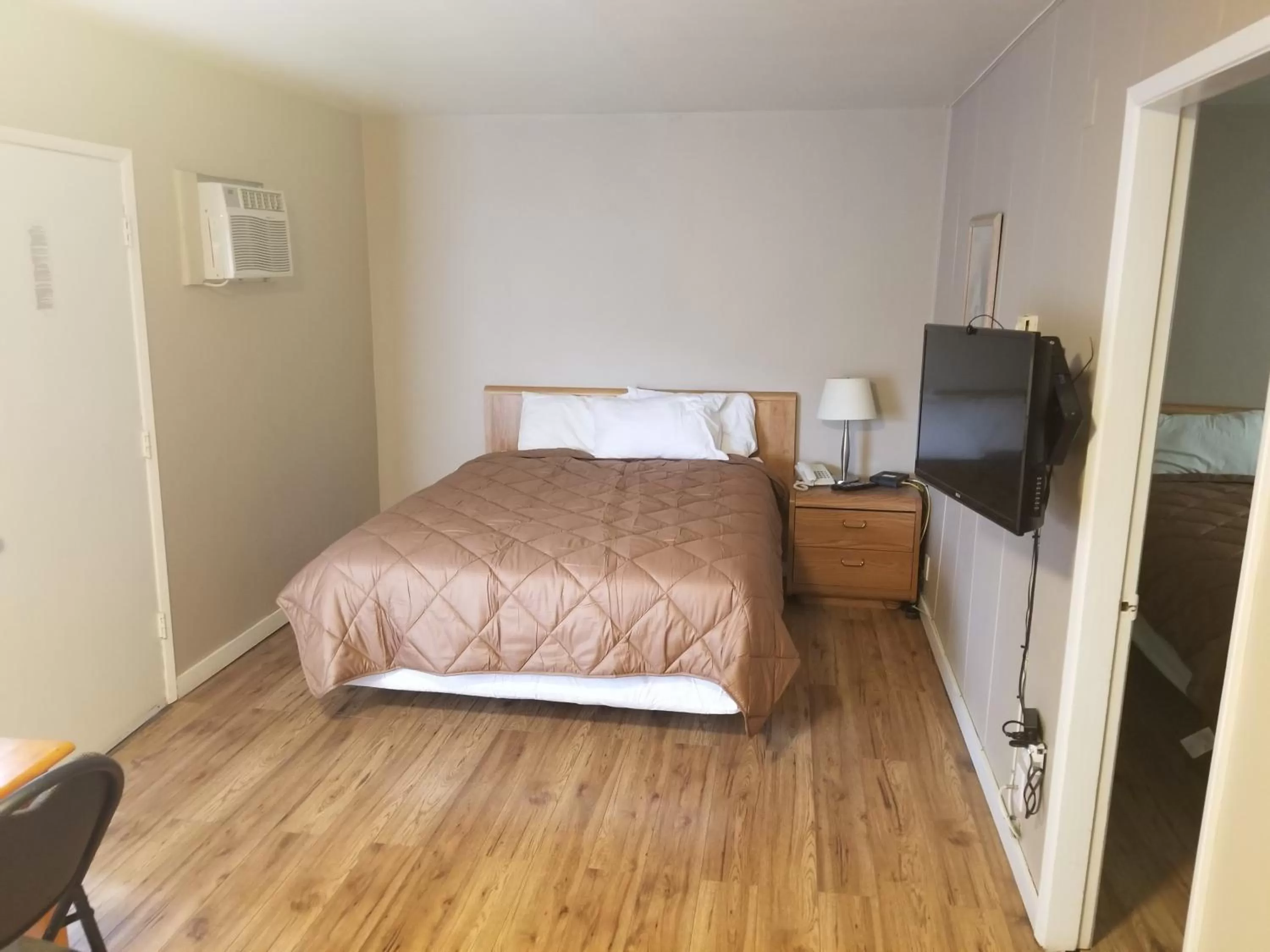 Bed in Apple Tree Inn