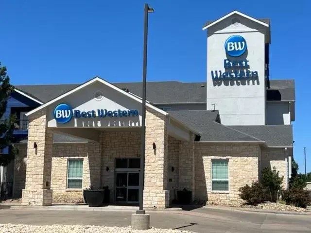 Property Building in Best Western Lubbock West Inn & Suites