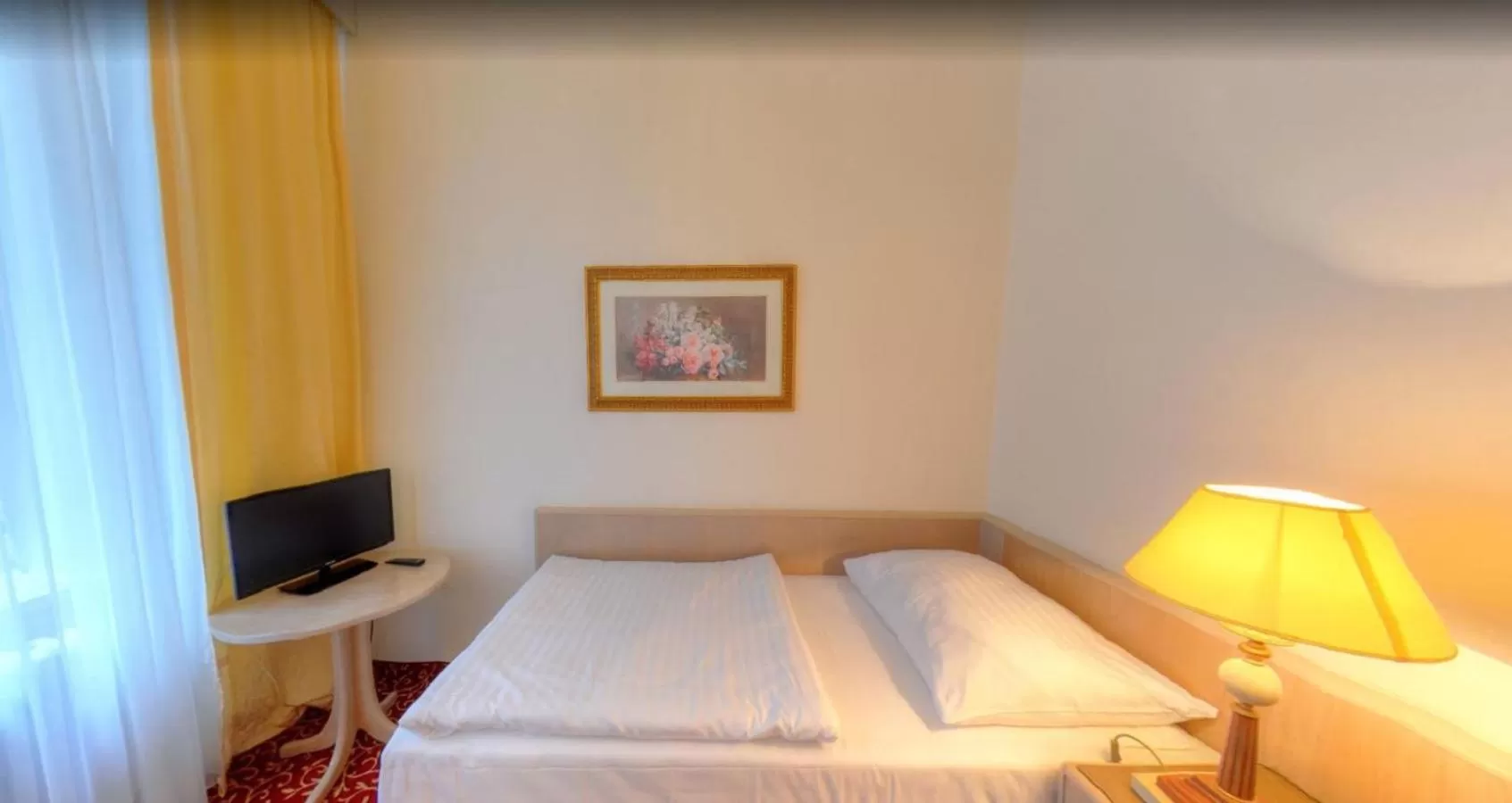 Photo of the whole room, Bed in Romania