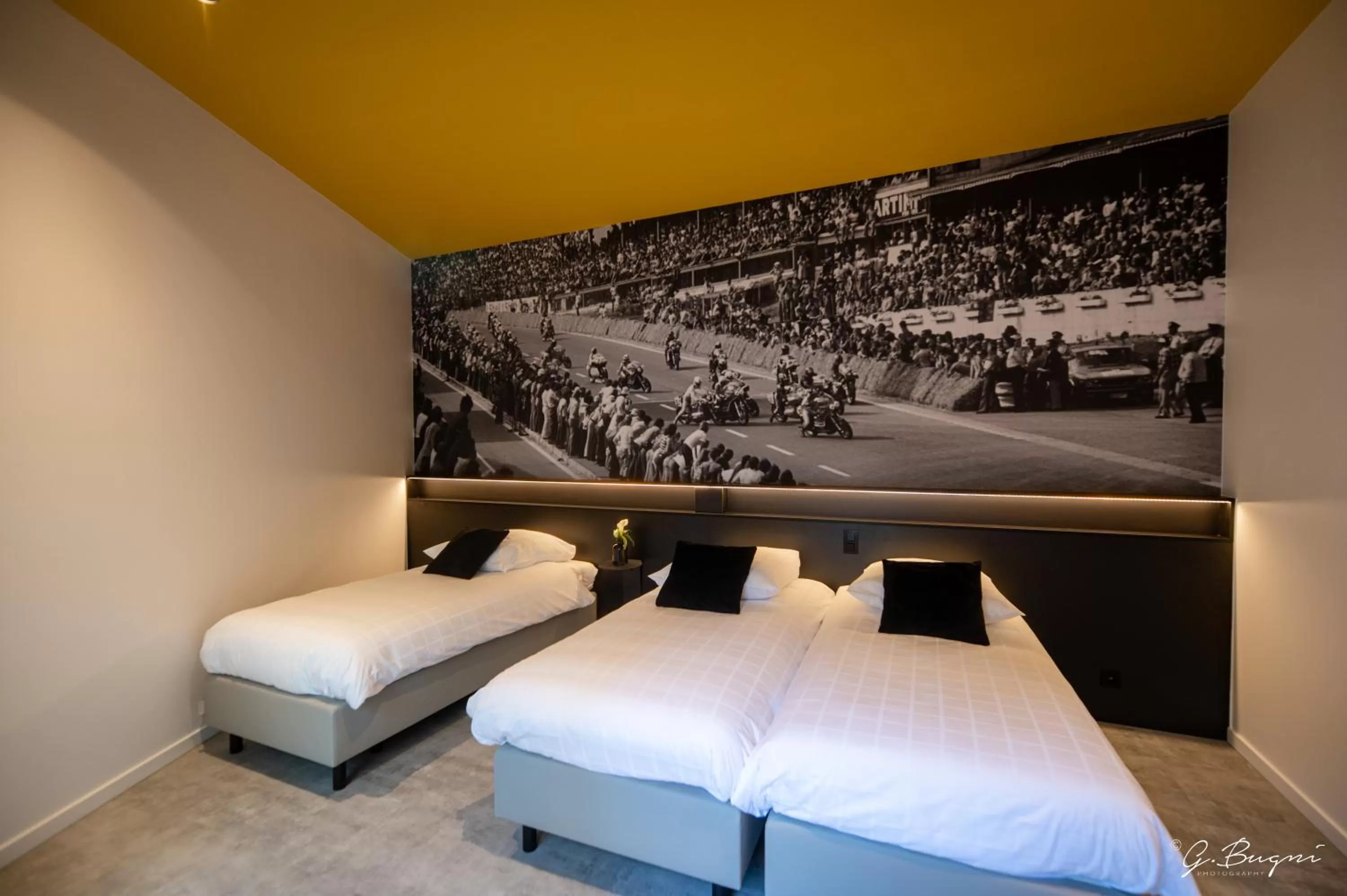 Bed in Boutique Hôtel, La Cour de la Reine, Rooftop & Bistronomique Restaurant