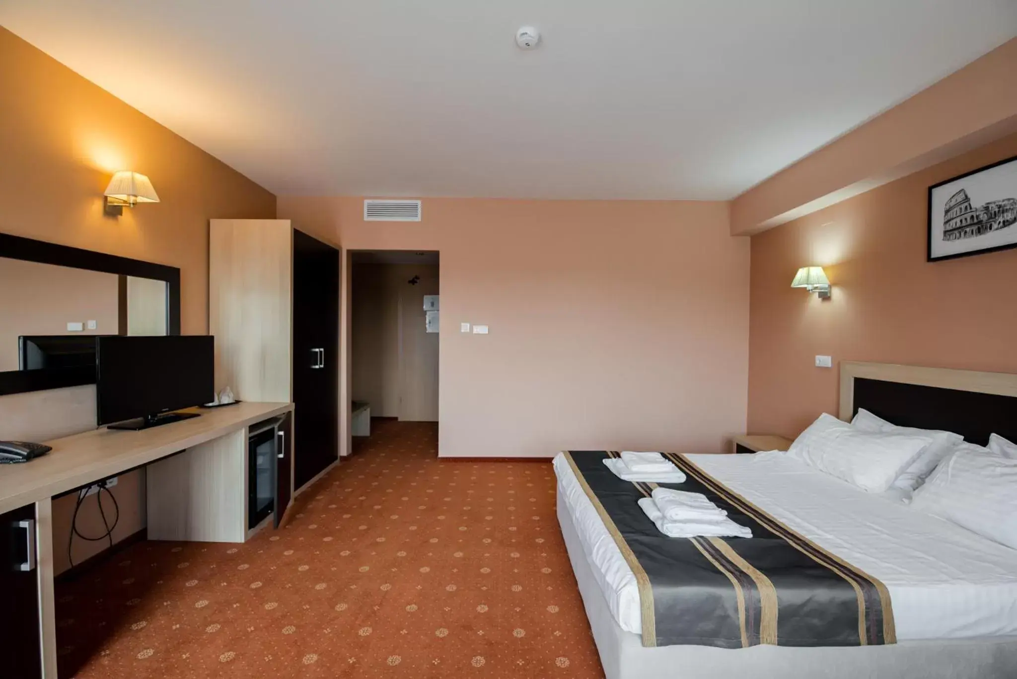 Bedroom, Bed in Hotel Oxford Inns&Suites