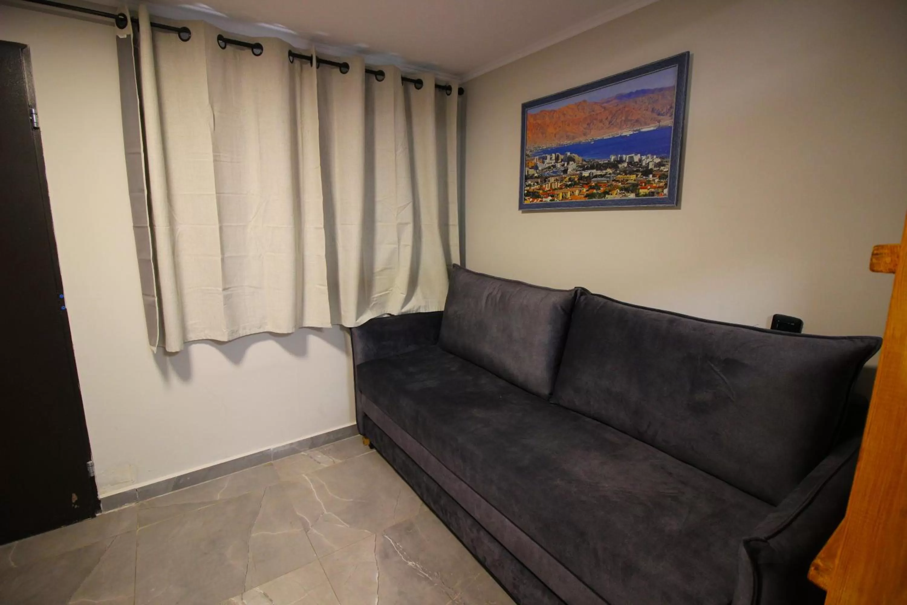 Living room in Sunset Inn