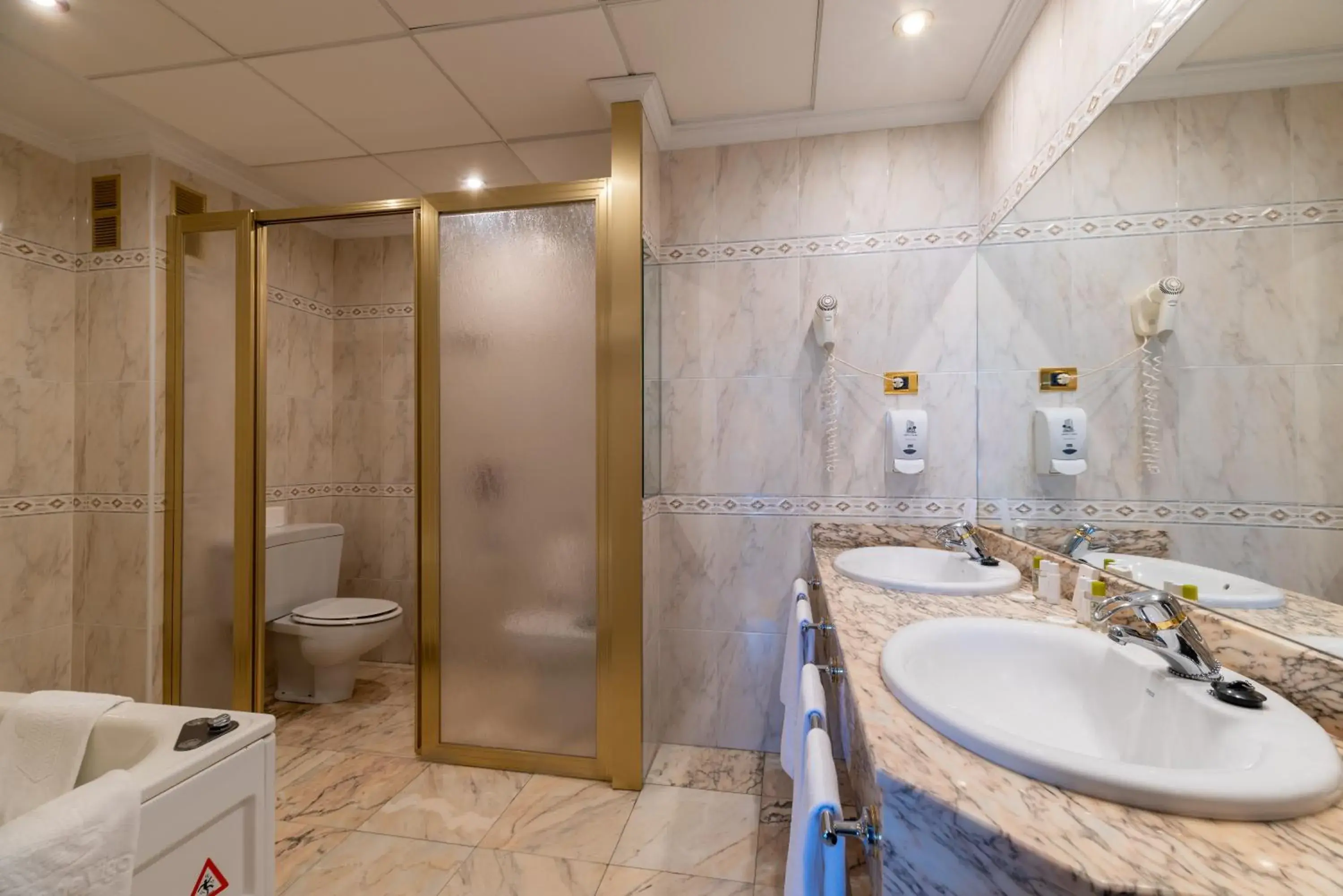 Bathroom in Sercotel Hotel Bahia de Vigo