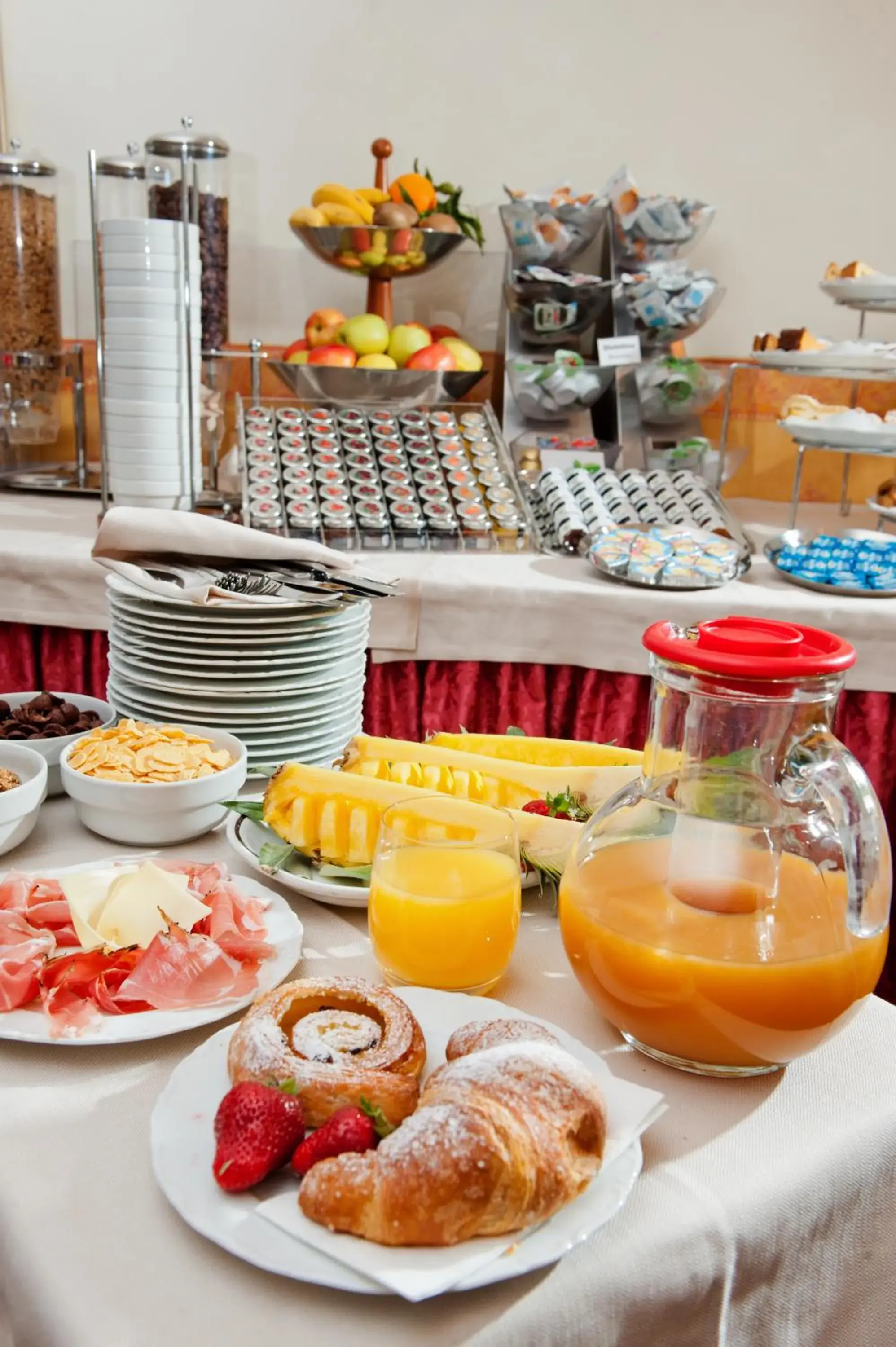Restaurant/places to eat, Breakfast in Hotel Vivit ***S