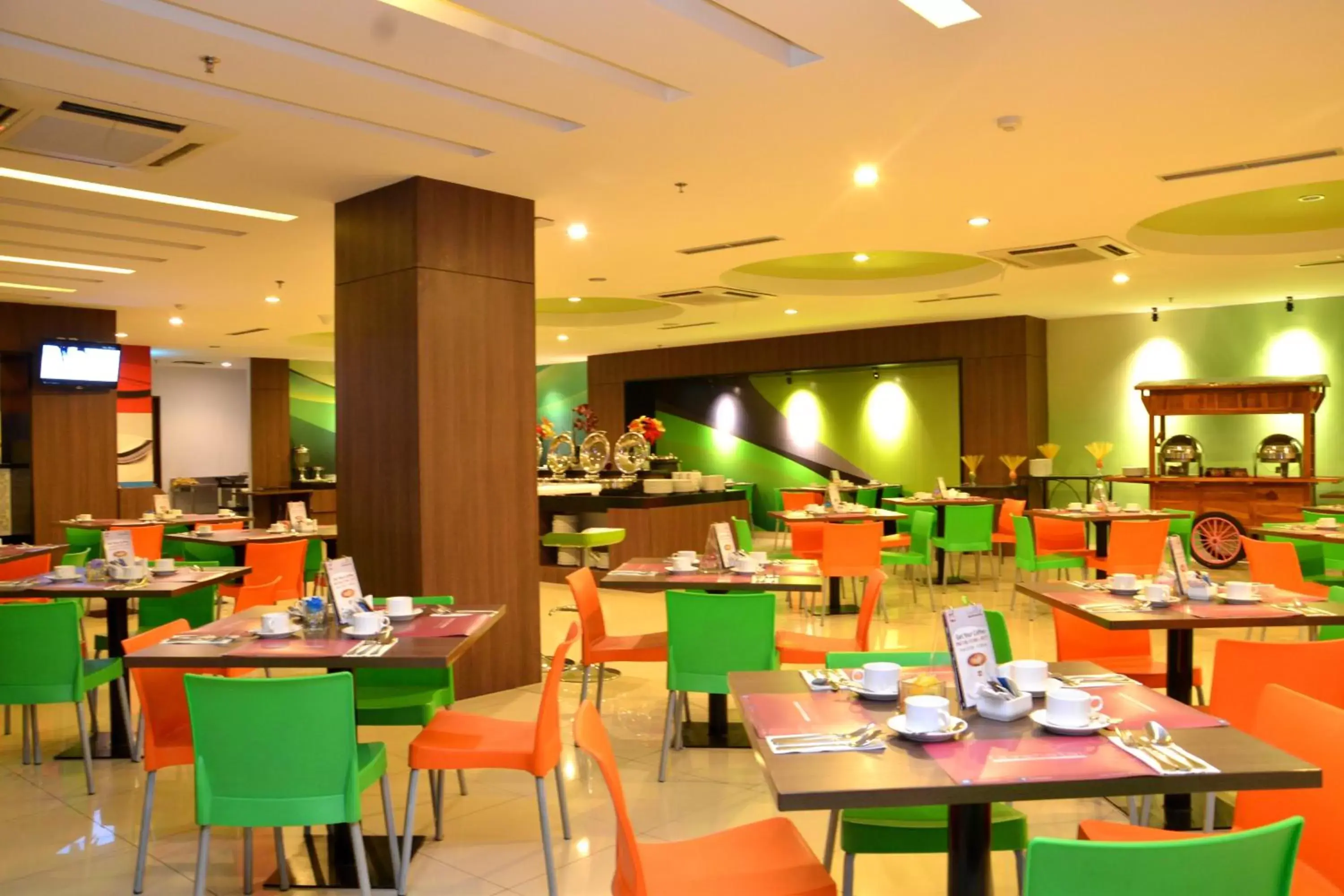 Restaurant/Places to Eat in favehotel Hyper Square