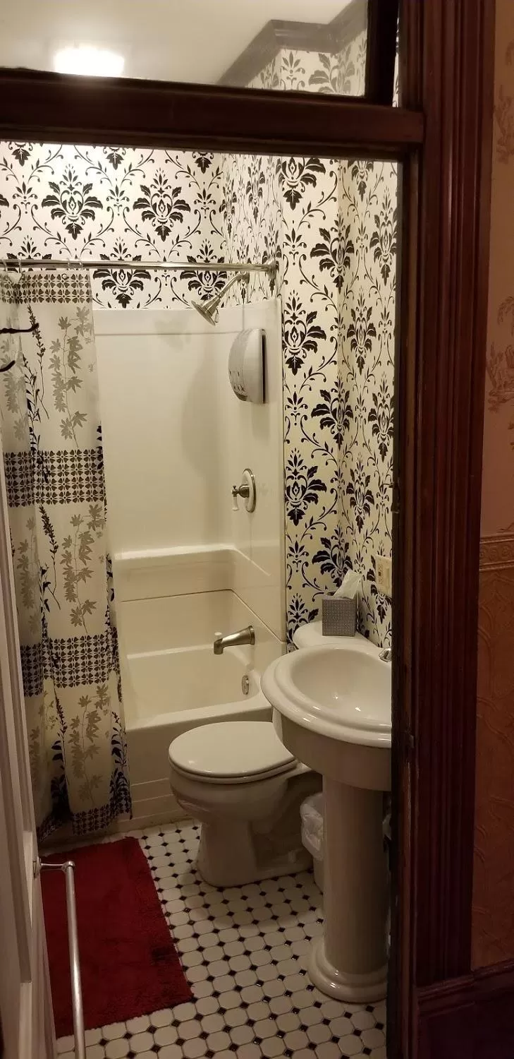 Shower in Historic Victorian Inn