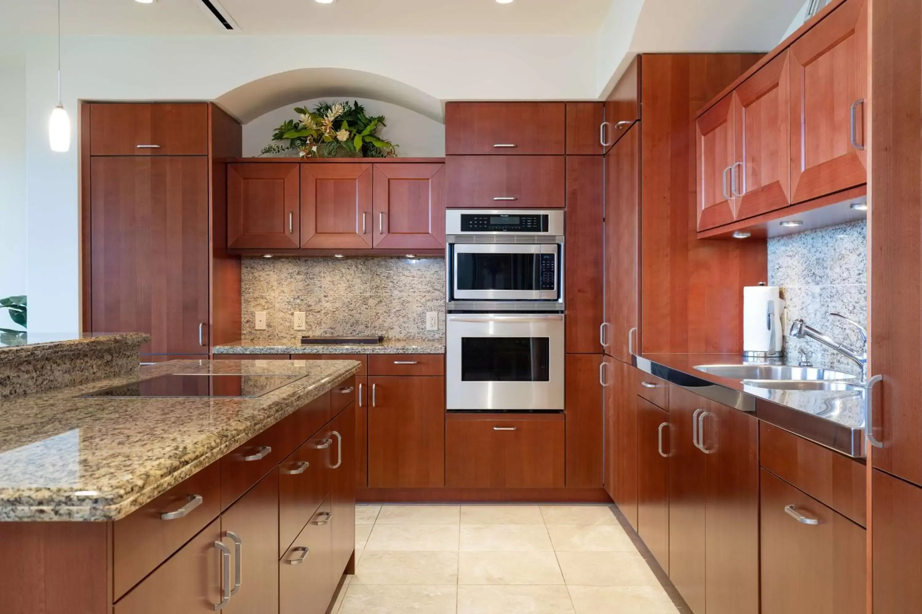 Photo of the whole room, Kitchen/Kitchenette in Wailea Beach Villas, a Destination by Hyatt Residence