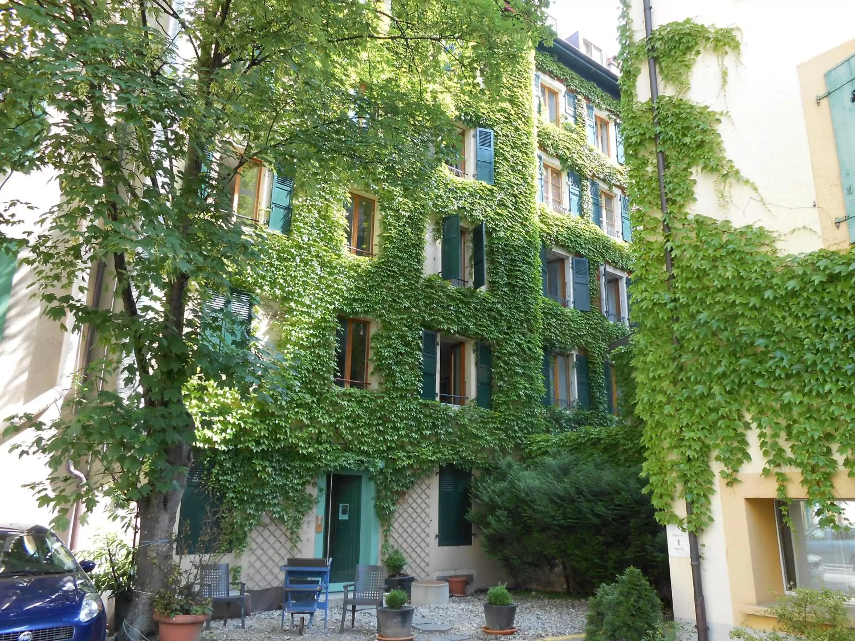 Facade/entrance, Property Building in Appart'Hôtel Residence Dizerens