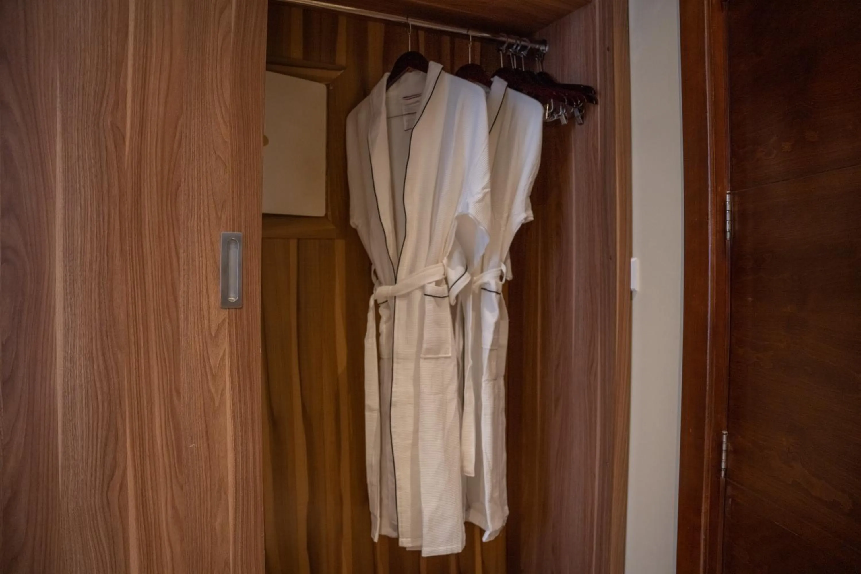 wardrobe in Rosemond Al Hamra