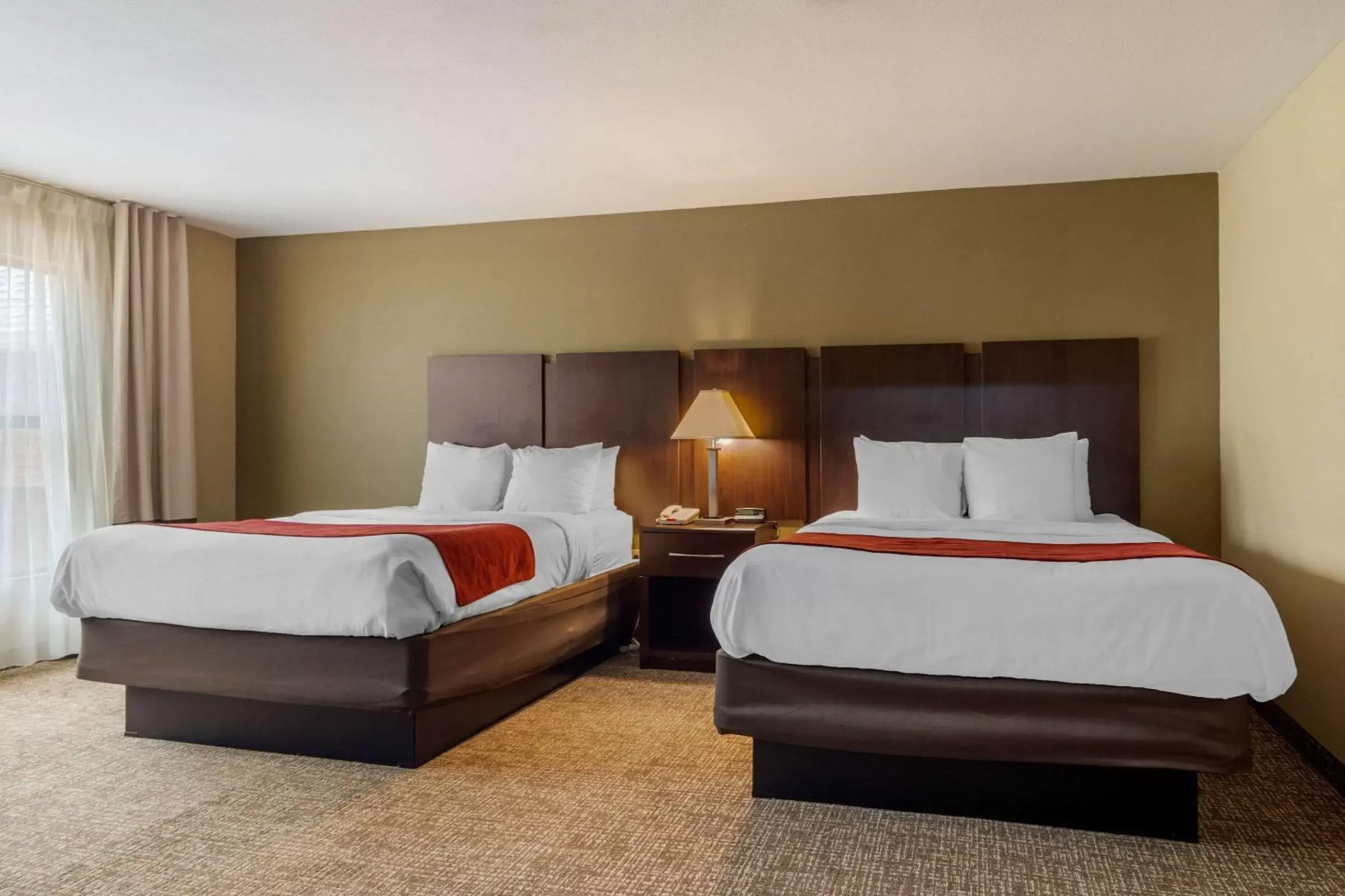 Photo of the whole room, Bed in Comfort Inn & Suites Perry National Fairgrounds Area