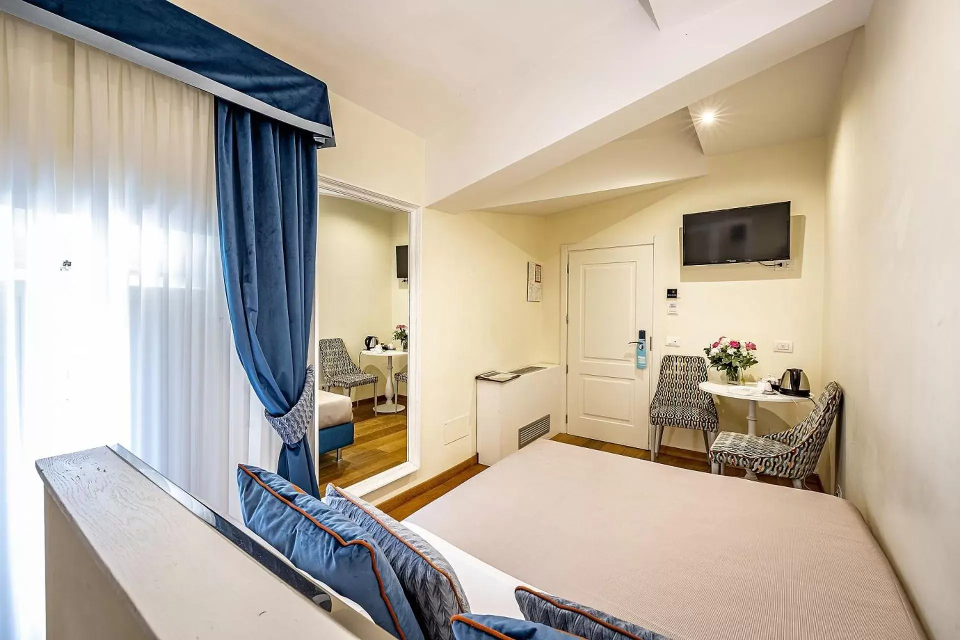 Bedroom, Bed in Hotel La Scaletta al Ponte Vecchio