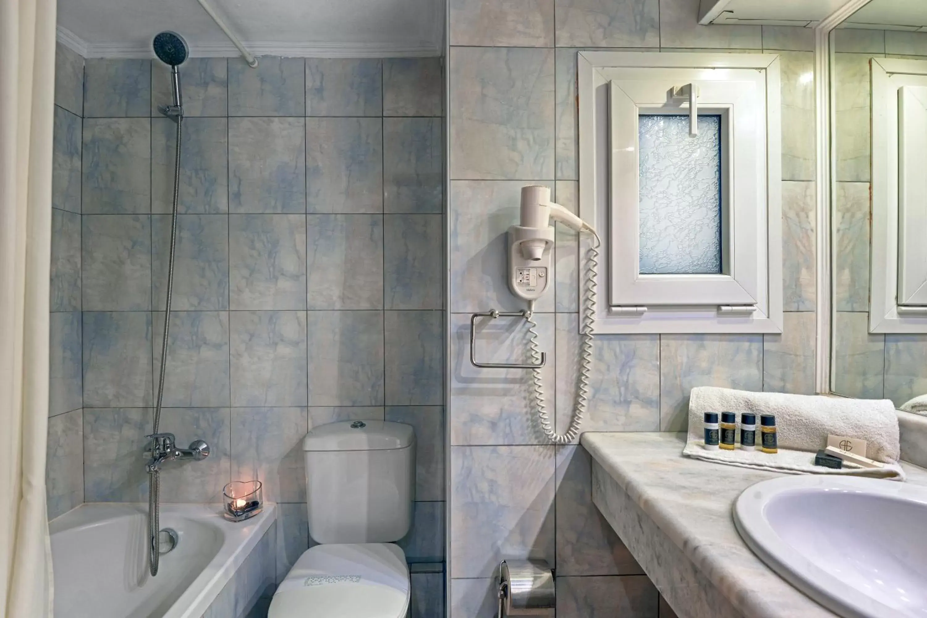 Bathroom in Ariti Grand Hotel