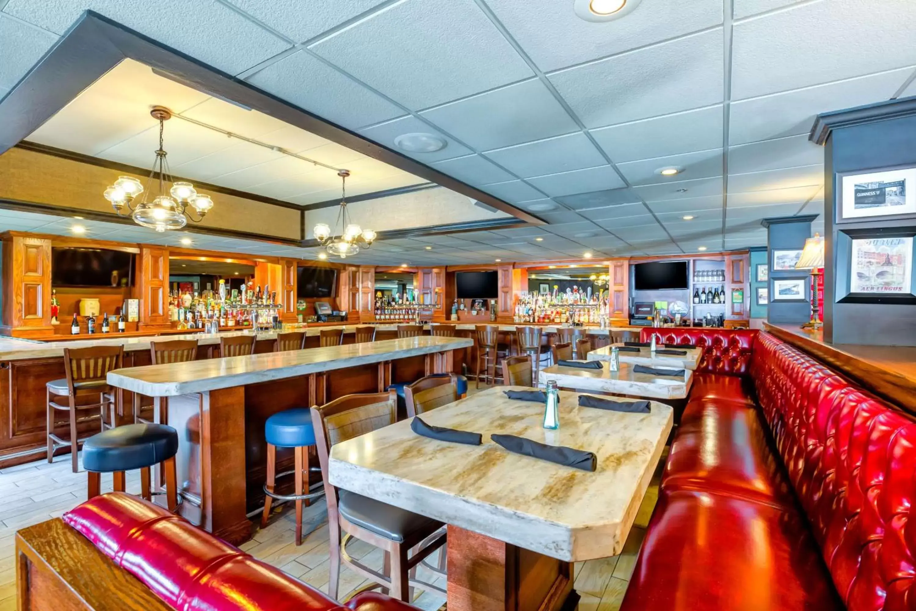 Restaurant/Places to Eat in Hampton Inn Boston-Norwood