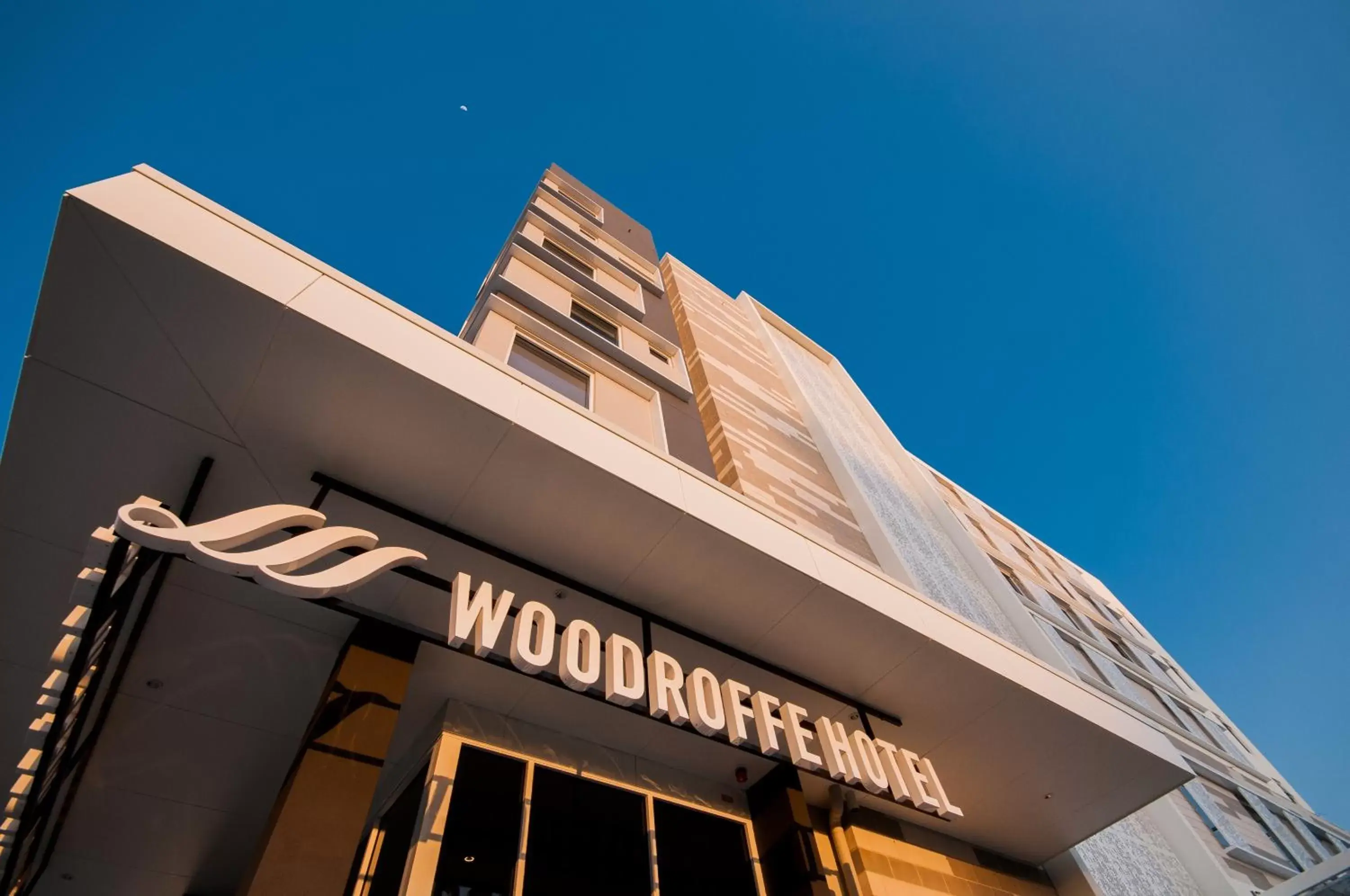 Property Building in Woodroffe Hotel