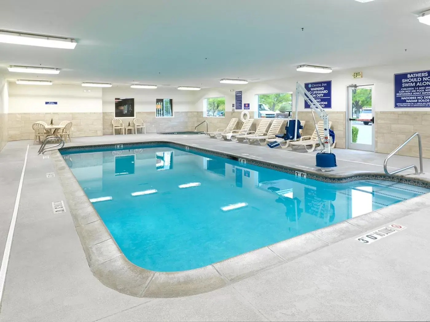 Swimming Pool in Crystal Inn Hotel & Suites - West Valley City