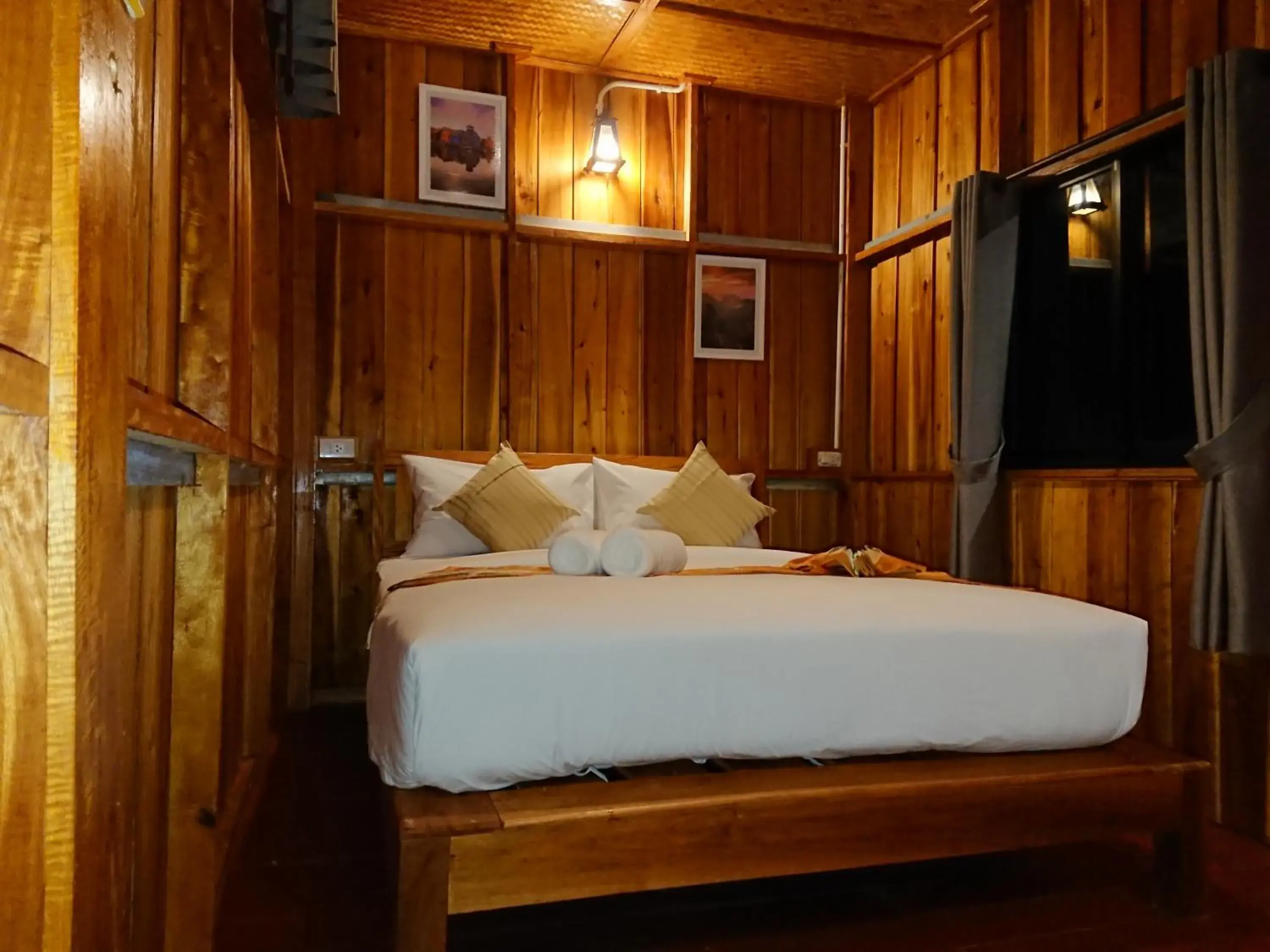 Bedroom, Bed in Lanta Para hut