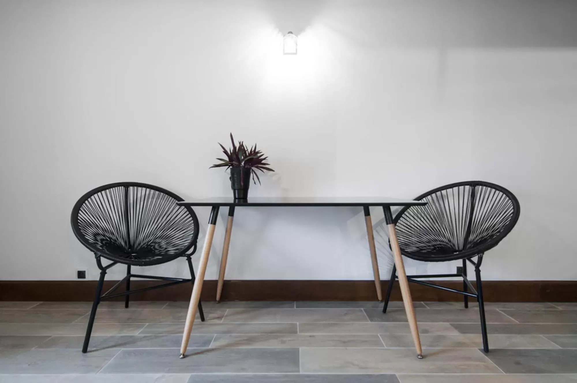 Seating area in Jardin des Sens, la Rente d'Eguilly