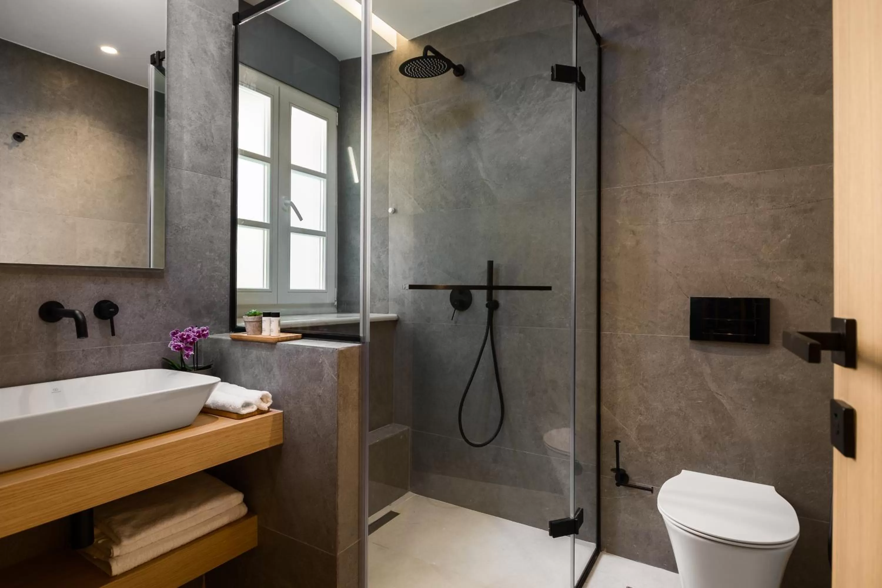 Bathroom in New York Luxury Suites