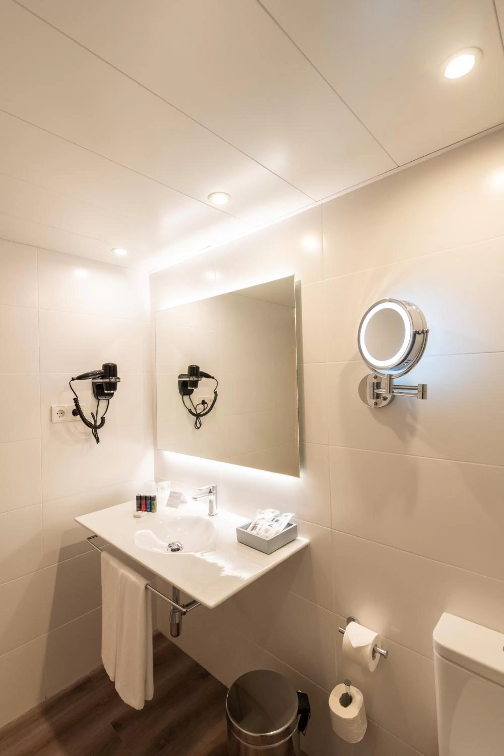 Bathroom in Atenea Rekord Suites Barcelona