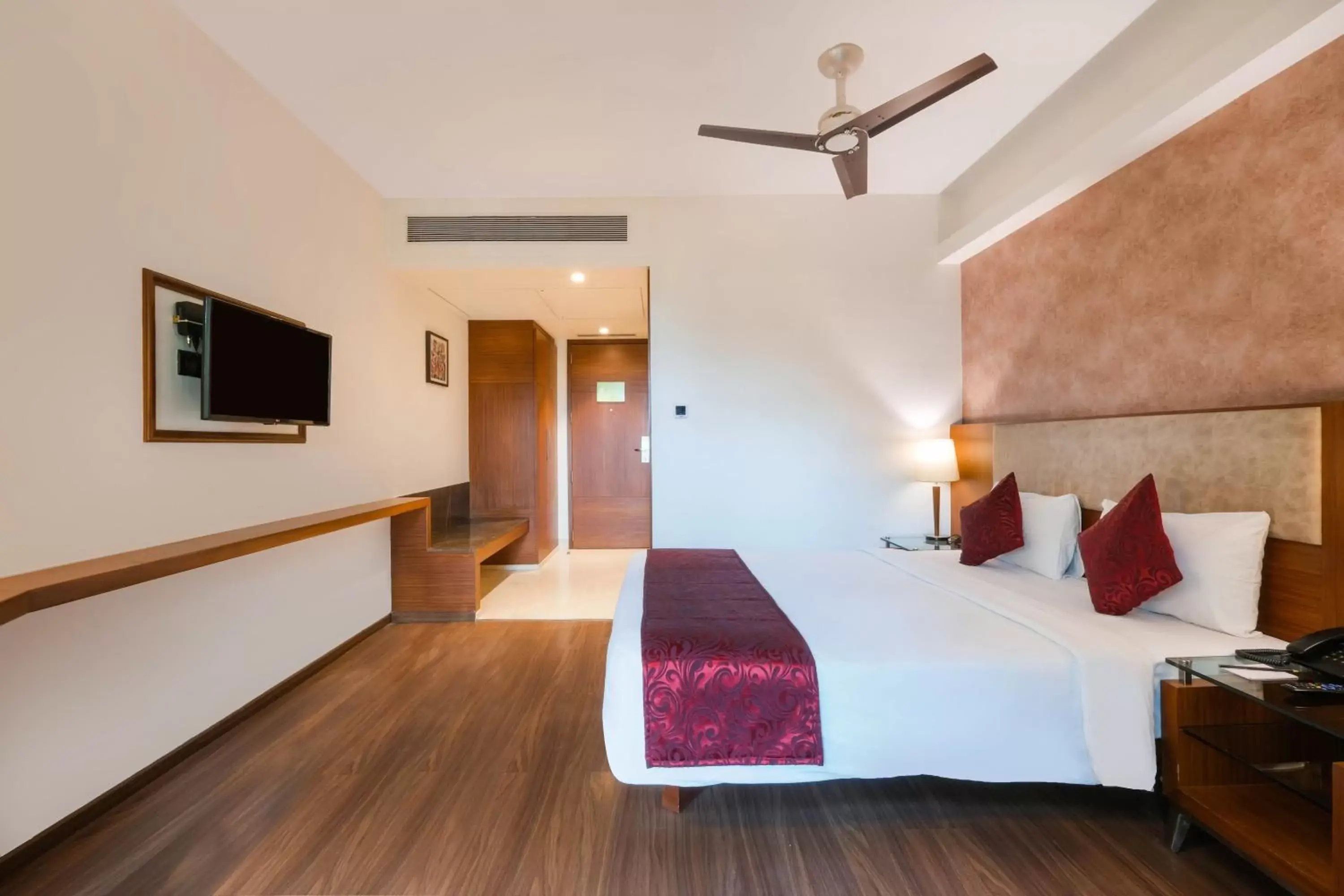 Bed in 7 Apple Hotel - Viman Nagar Pune