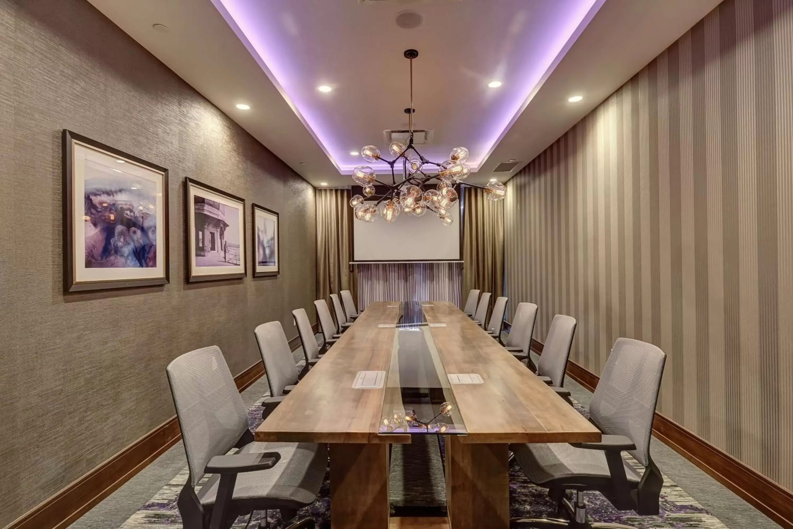 Meeting/conference room in Home2 Suites By Hilton Toronto/Brampton, On
