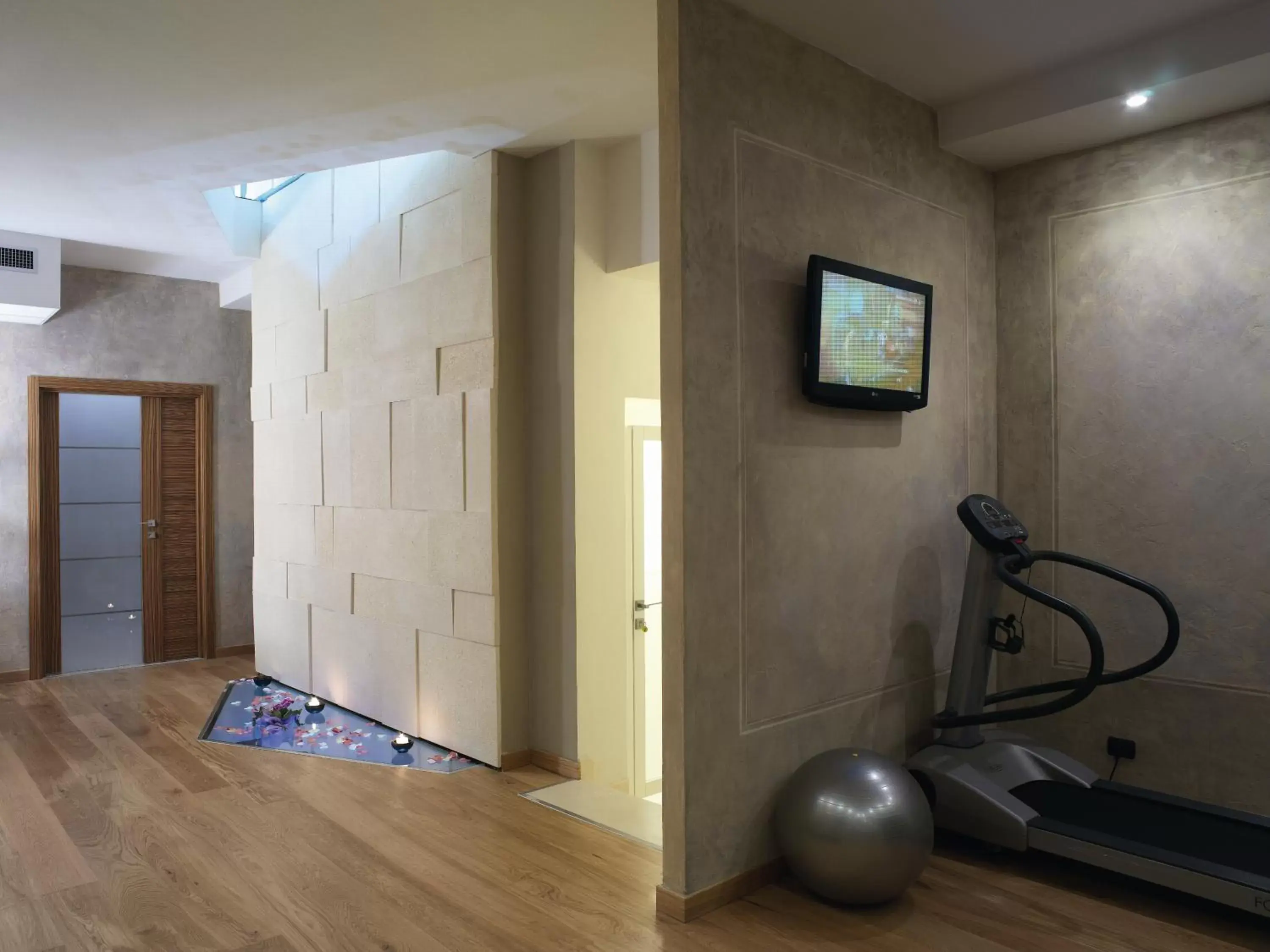 Fitness centre/facilities, TV/Entertainment Center in Hotel Marco Polo