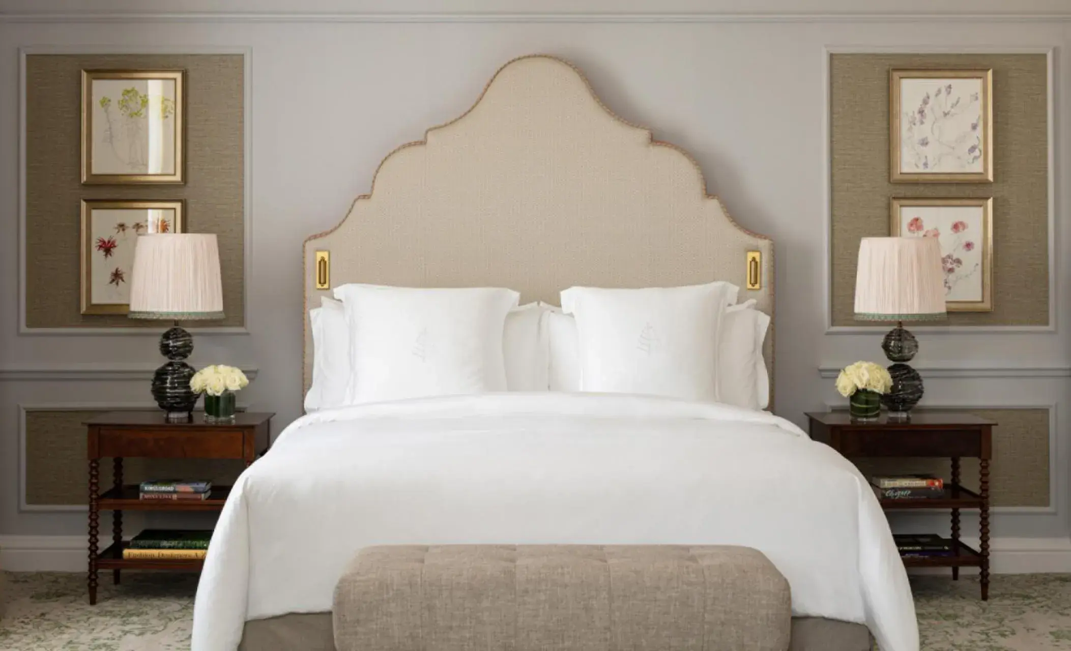 Bed in Four Seasons Hotel Hampshire